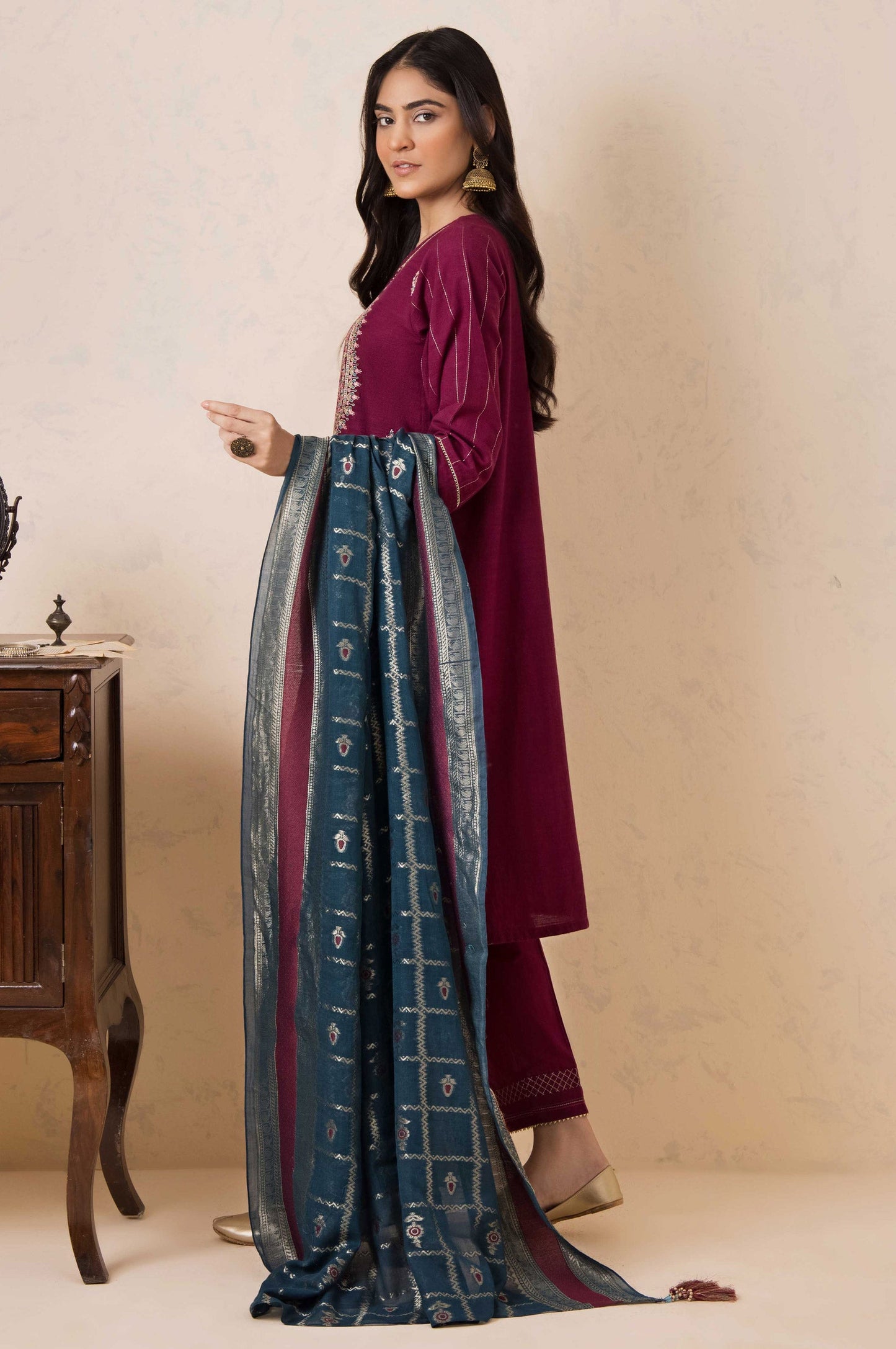 Stitched 3 Piece Embroidered Khaddar Shirt with Jacquard Dupatta