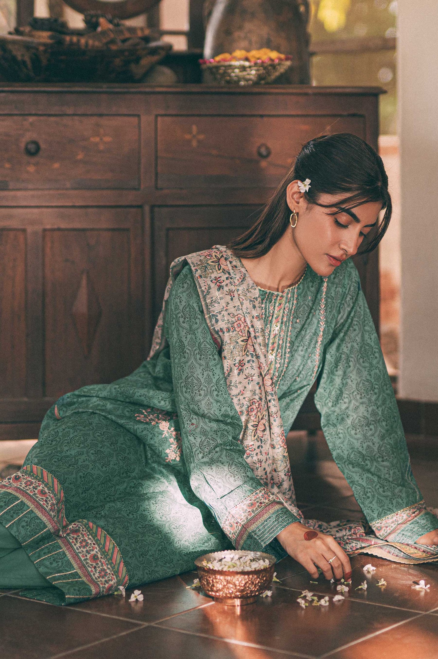 Stitched 3 Piece Embroidered Lawn with Zari Organza Suit