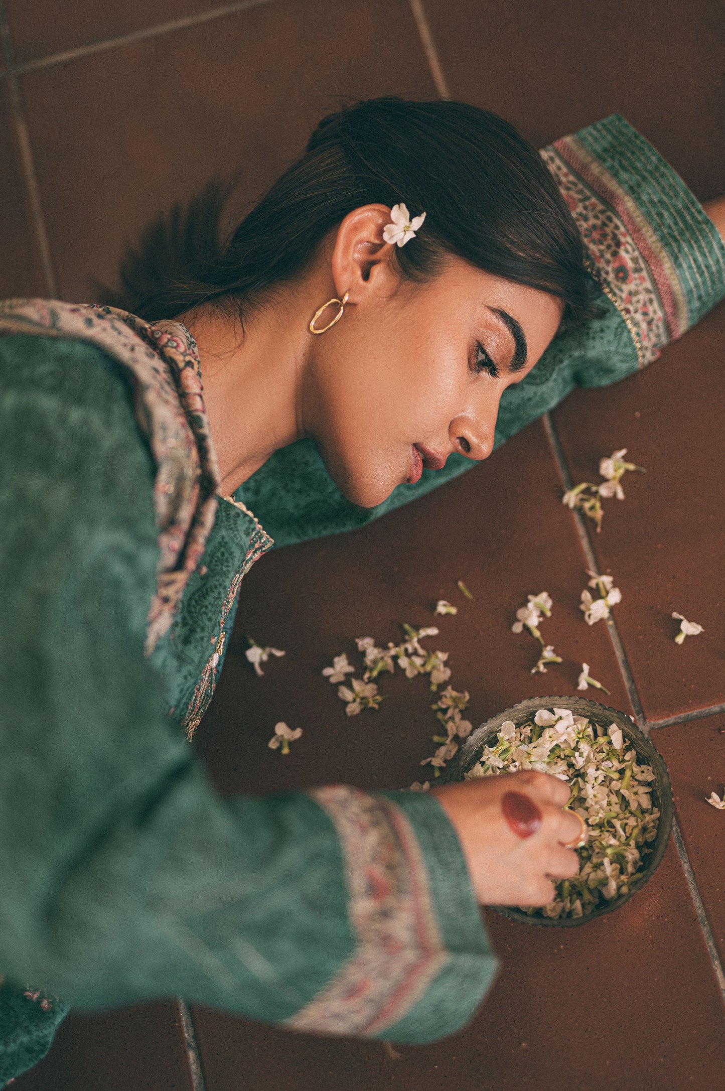 Stitched 3 Piece Embroidered Lawn with Zari Organza Suit