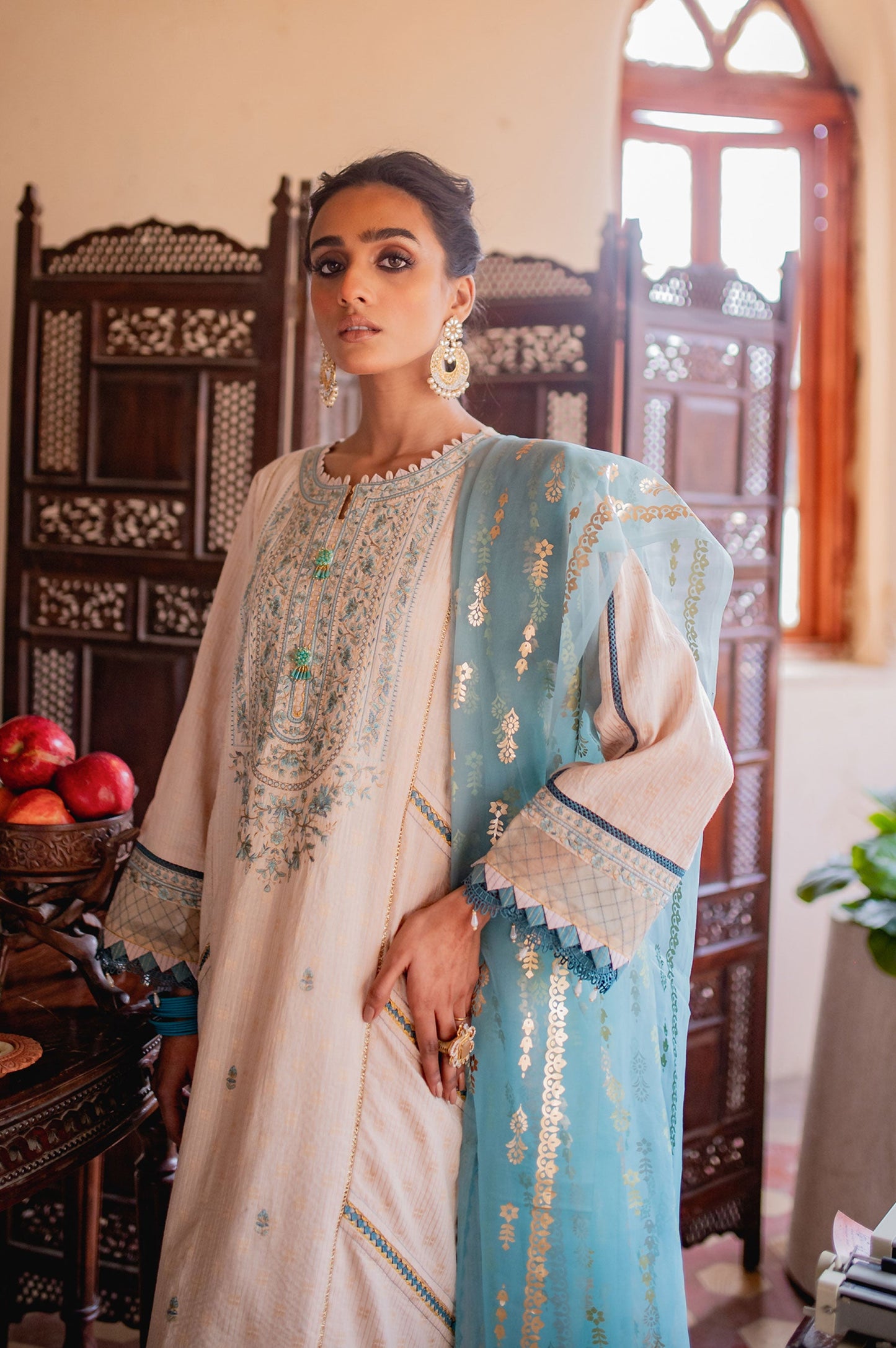Unstitched 3 Piece Dyed Maysuri Jacquard Suit