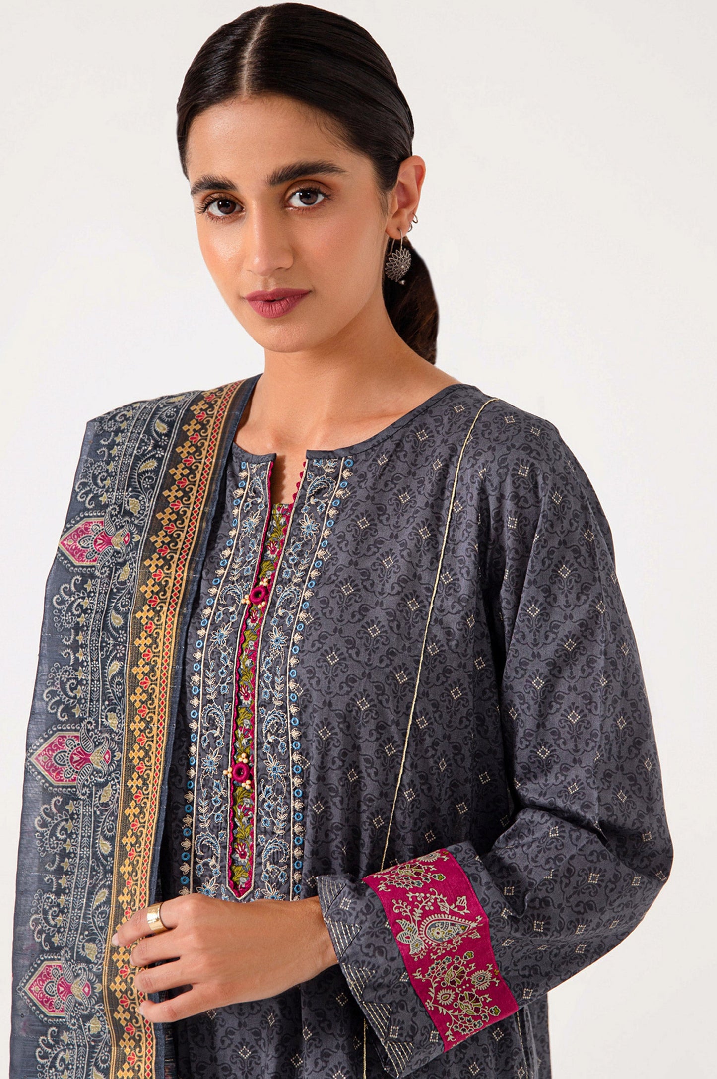 Stitched 3 Piece Embroidered Lawn with Sequins Zari Suit