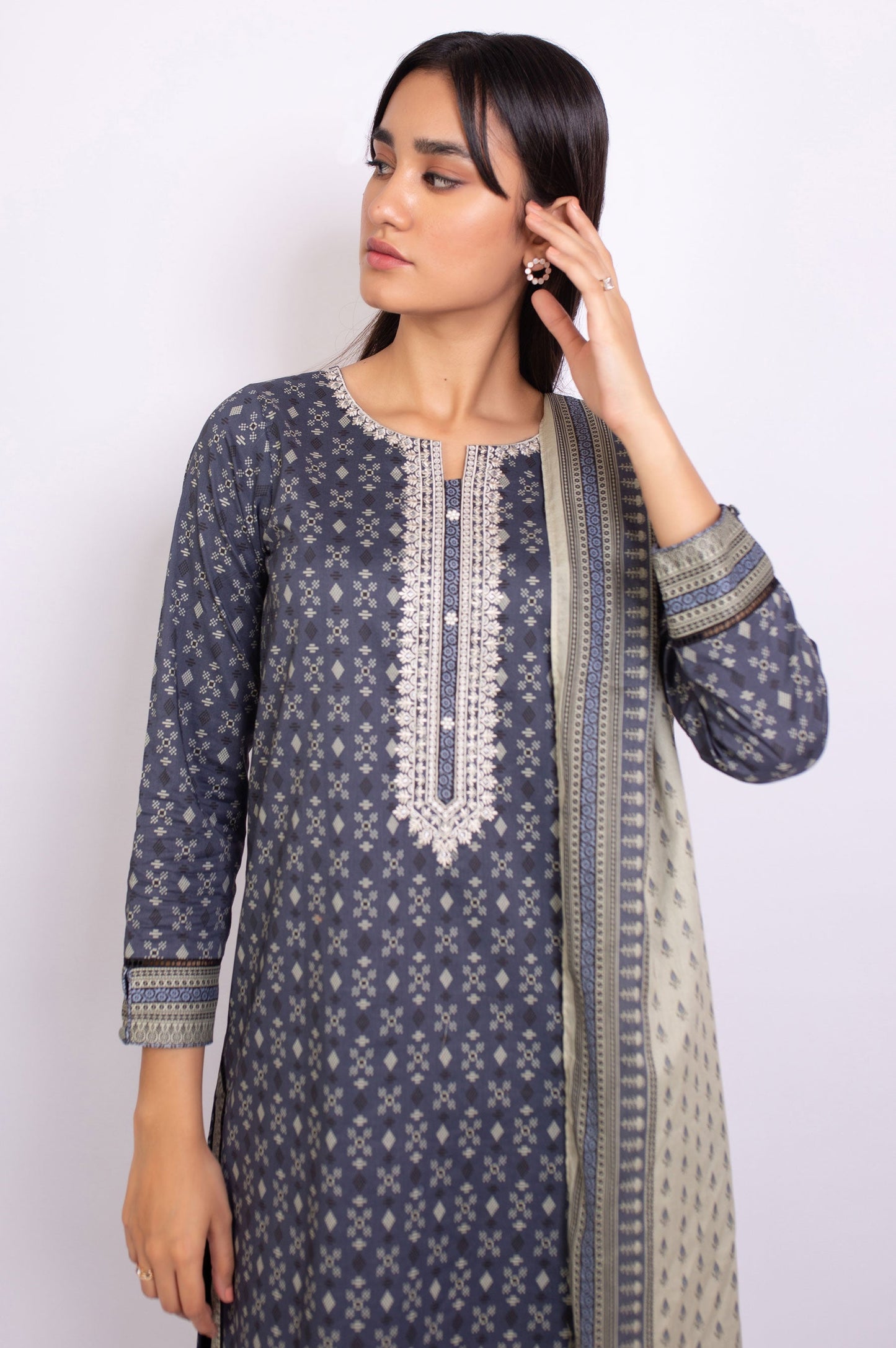 Unstitched 3 Piece Embroidered Doria Linen Viscose Suit