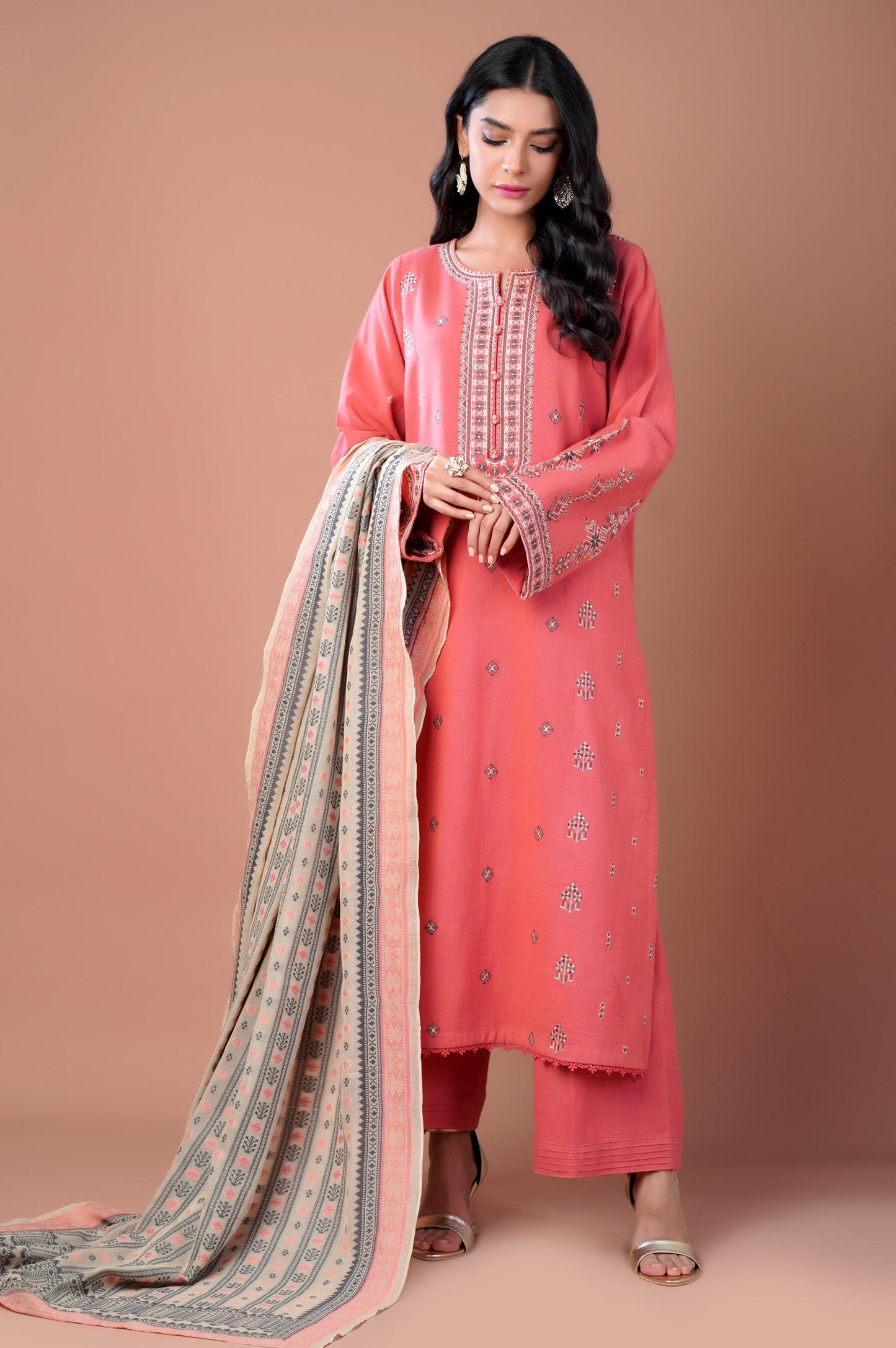 Unstitched 3 Piece Embroidered Khaddar Suit