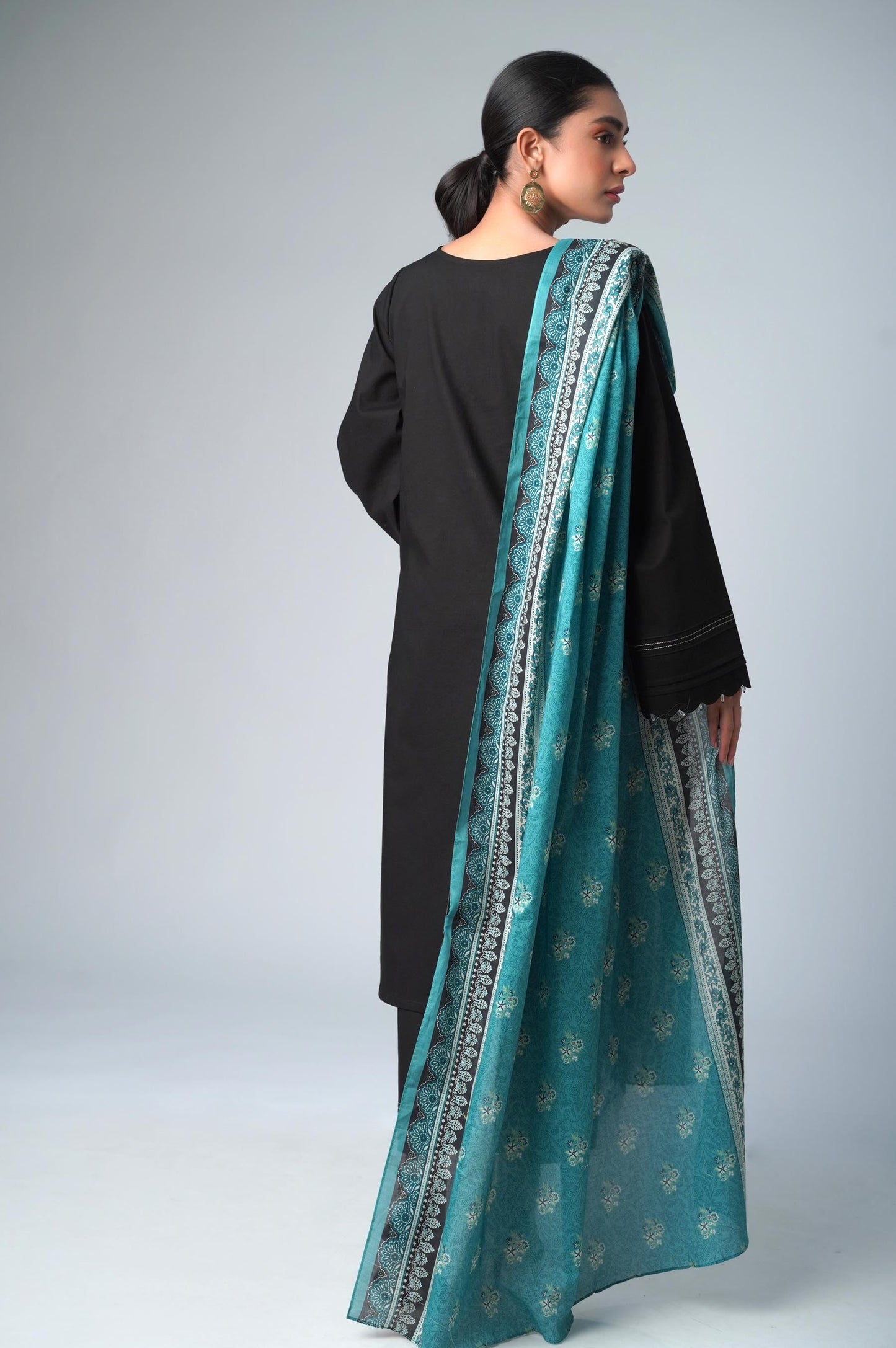 Unstitched 3 Piece Embroidered Cambric Shirt with Lawn Dupatta