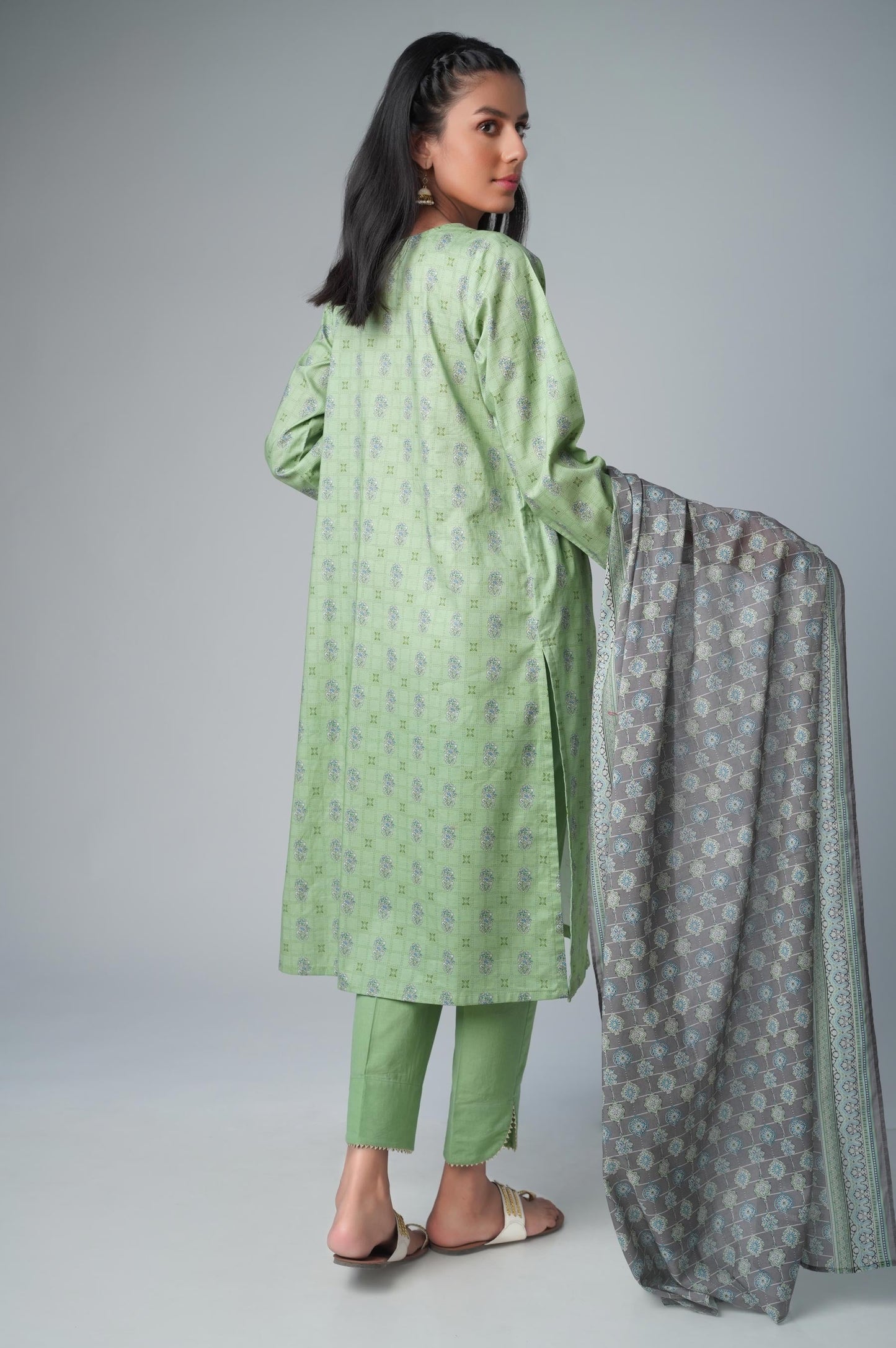 Unstitched 3 Piece Embroidered Lawn Suit