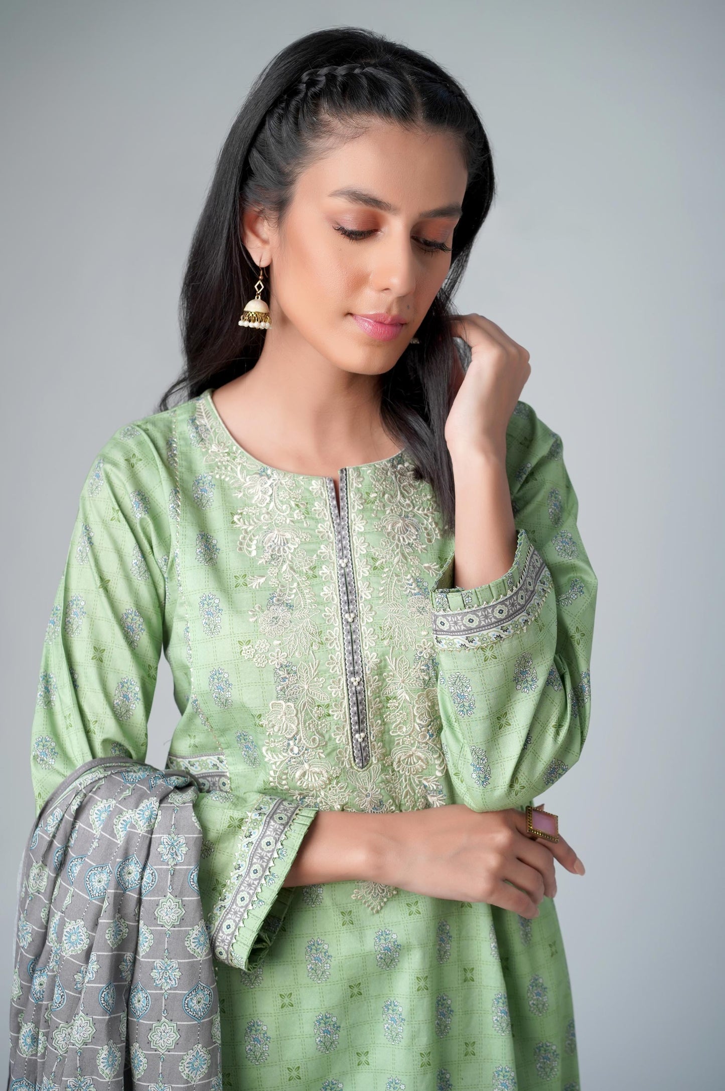 Unstitched 3 Piece Embroidered Lawn Suit