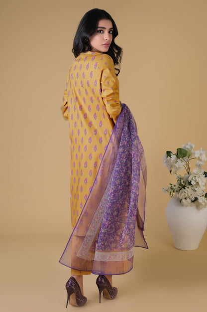 Unstitched 3 Piece Printed Cambric Suit
