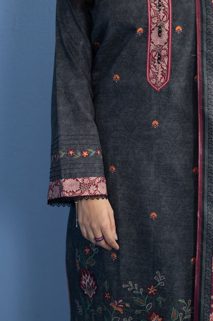 Unstitched 3 Piece Embroidered Khaddar Suit