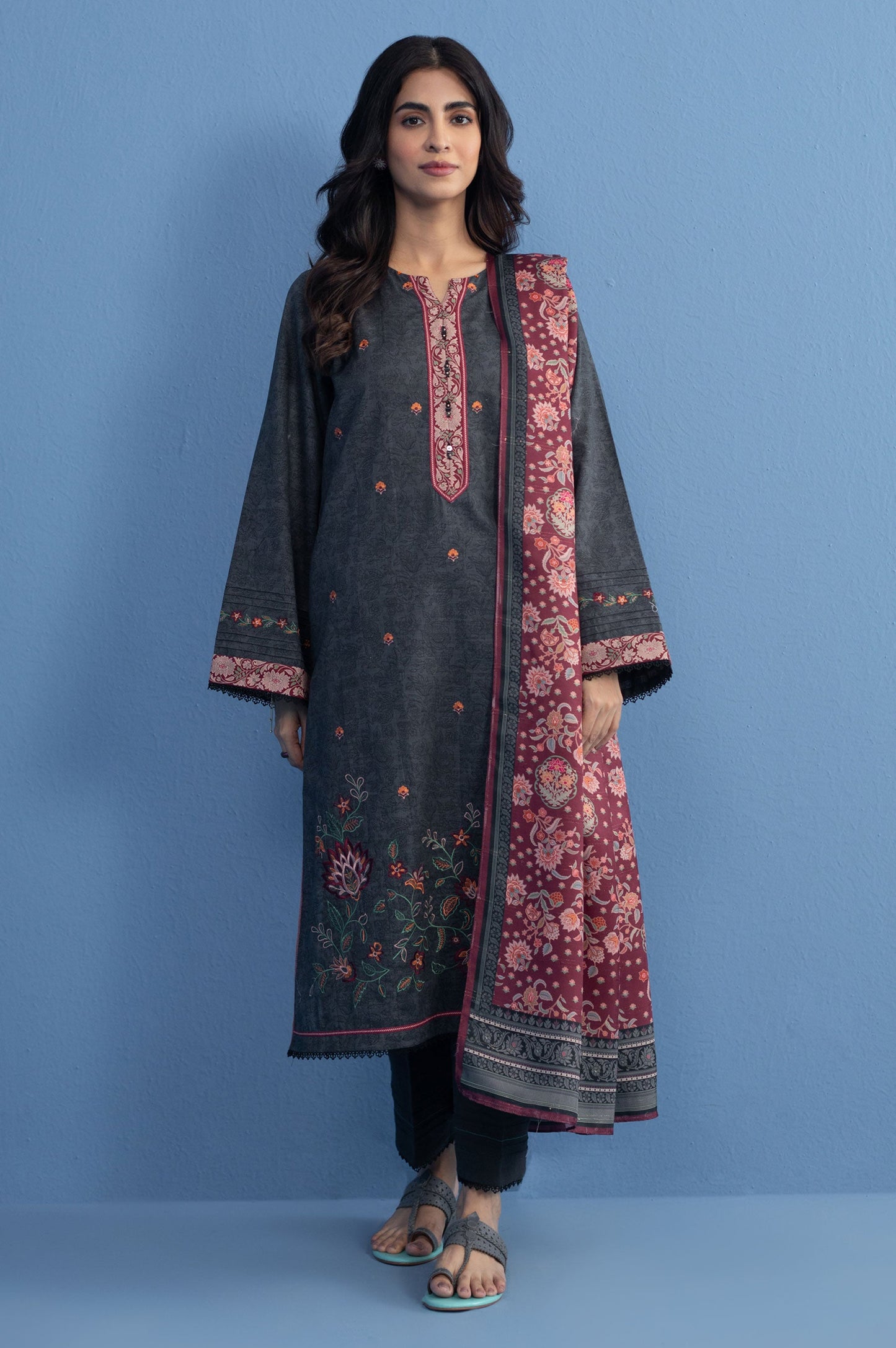 Unstitched 3 Piece Embroidered Khaddar Suit