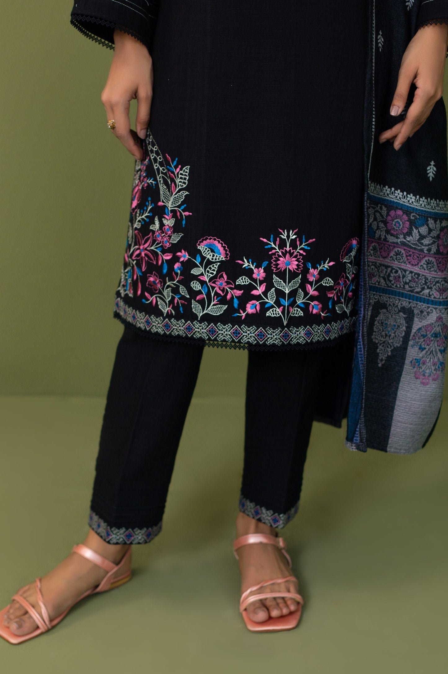 Unstitched 3 Piece Embroidered Khaddar Suit