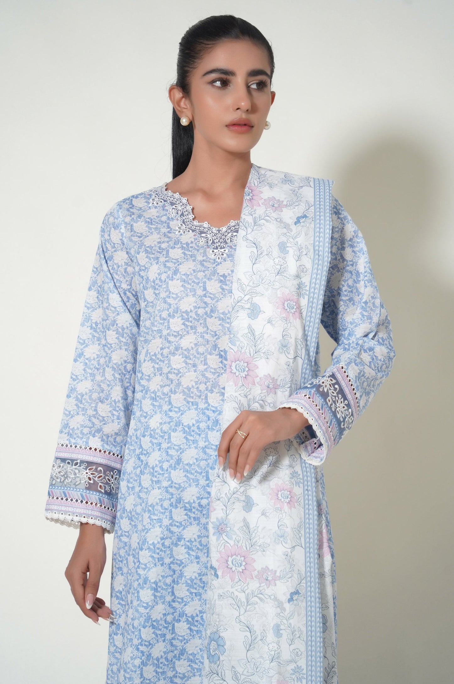 Stitched 3 Piece Printed Khaddar Suit