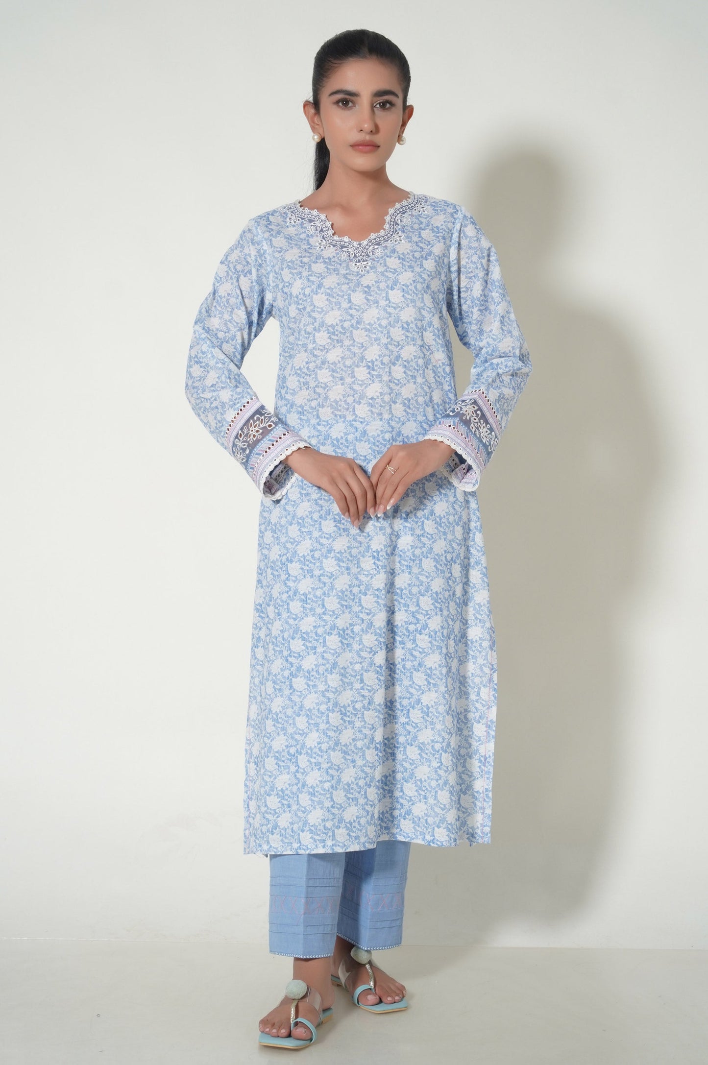 Stitched 3 Piece Printed Khaddar Suit