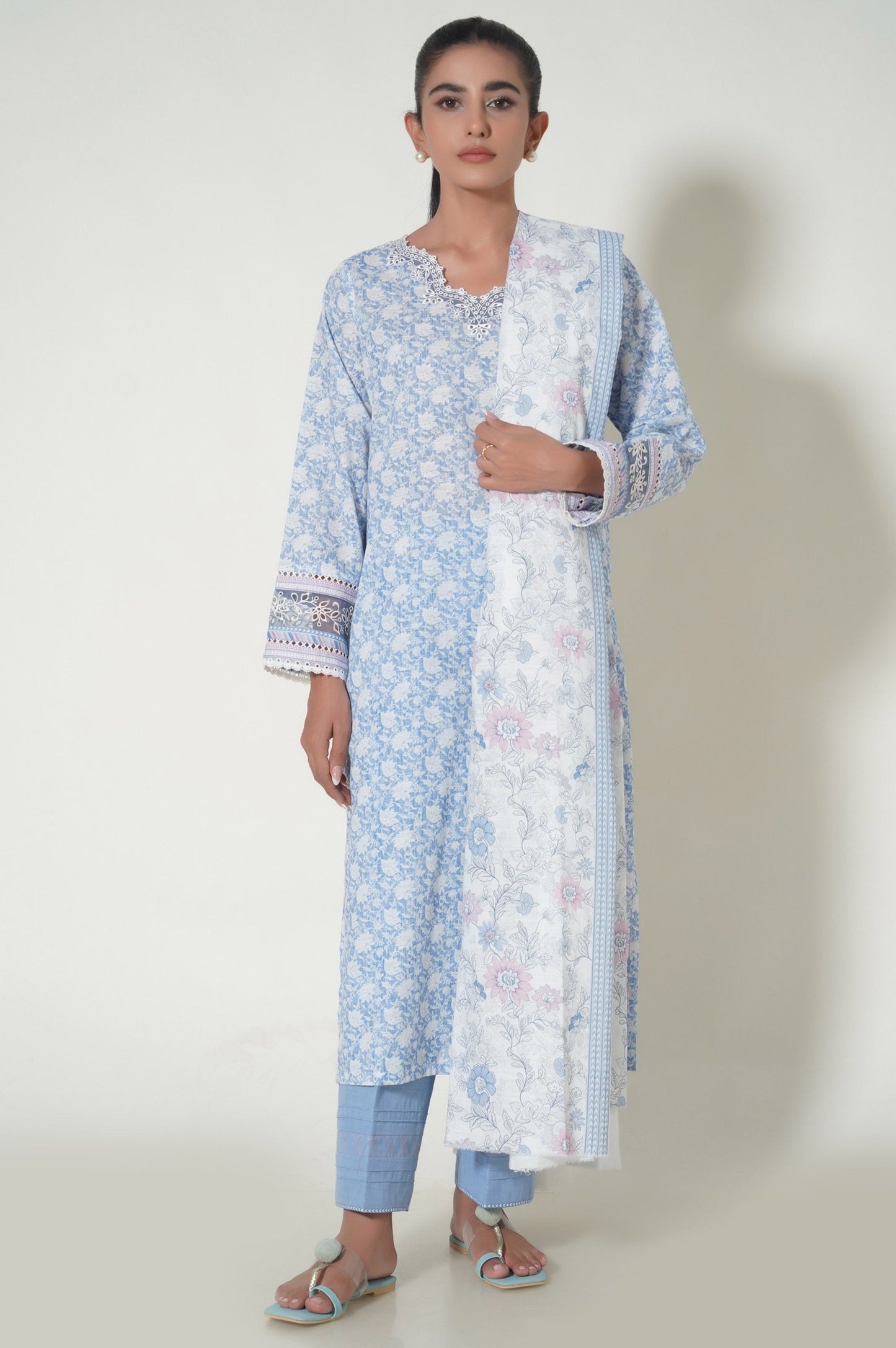 Stitched 3 Piece Printed Khaddar Suit