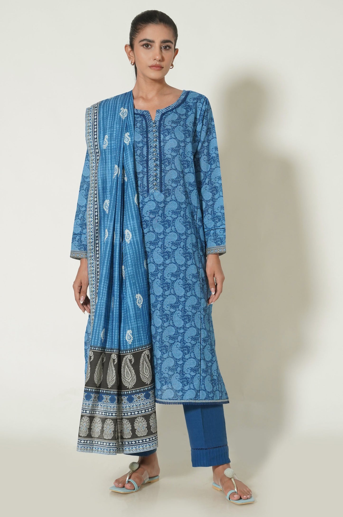 Stitched 3 Piece Printed Khaddar Suit