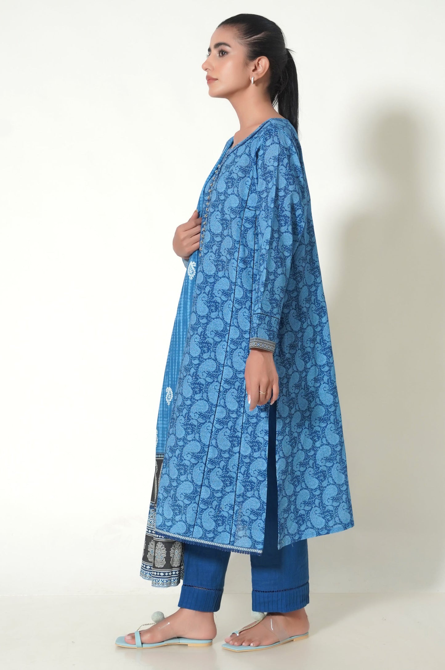 Stitched 3 Piece Printed Khaddar Suit