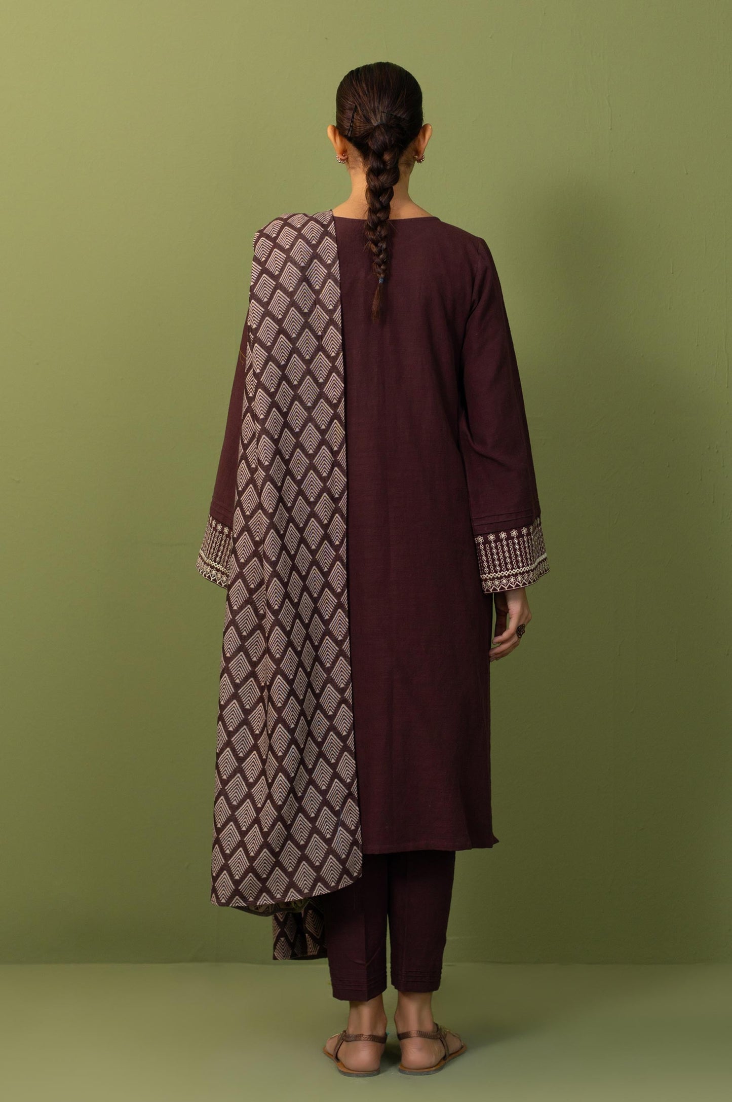 Unstitched 3 Piece Embroidered Doria Suit