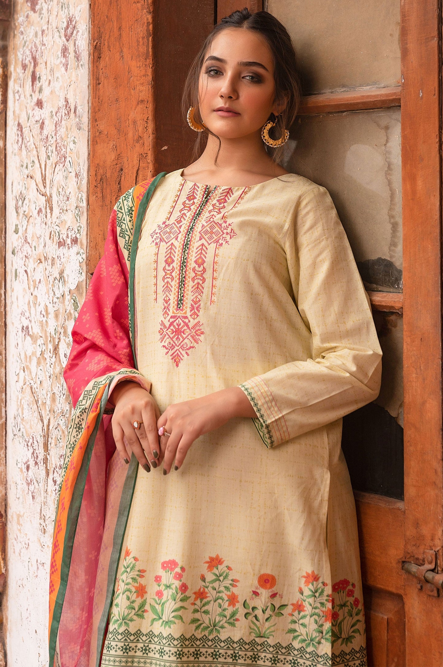 Stitched 3 Piece Printed Khaddar Suit