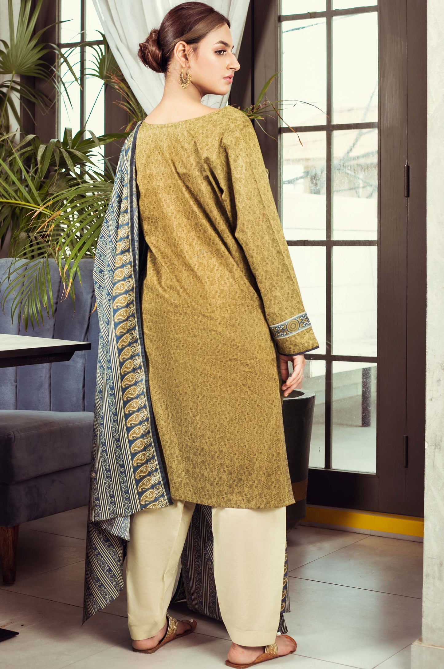 Stitched 2 Piece Printed Cambric Suit