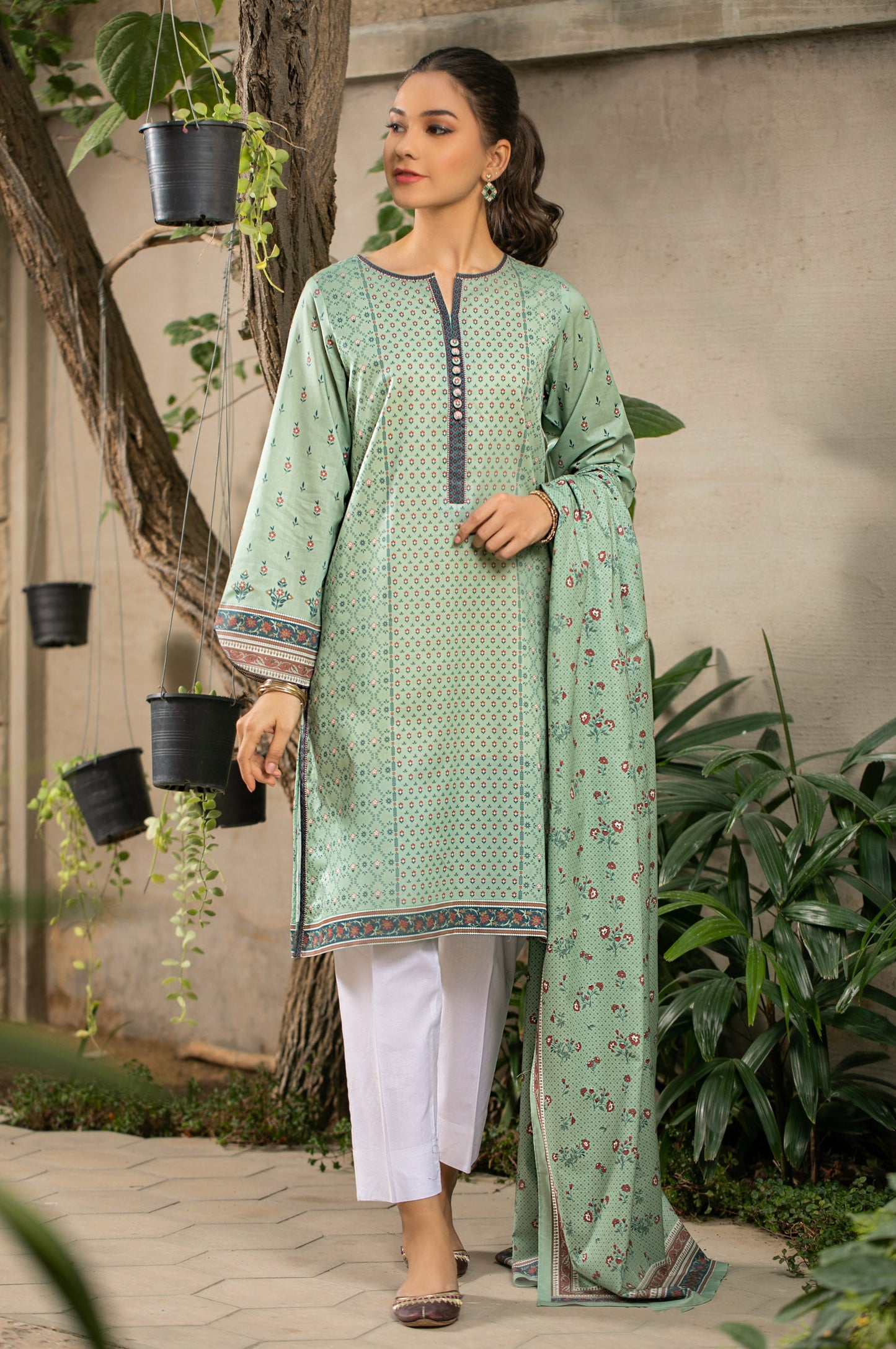 Stitched 2 Piece Printed Cambric Suit