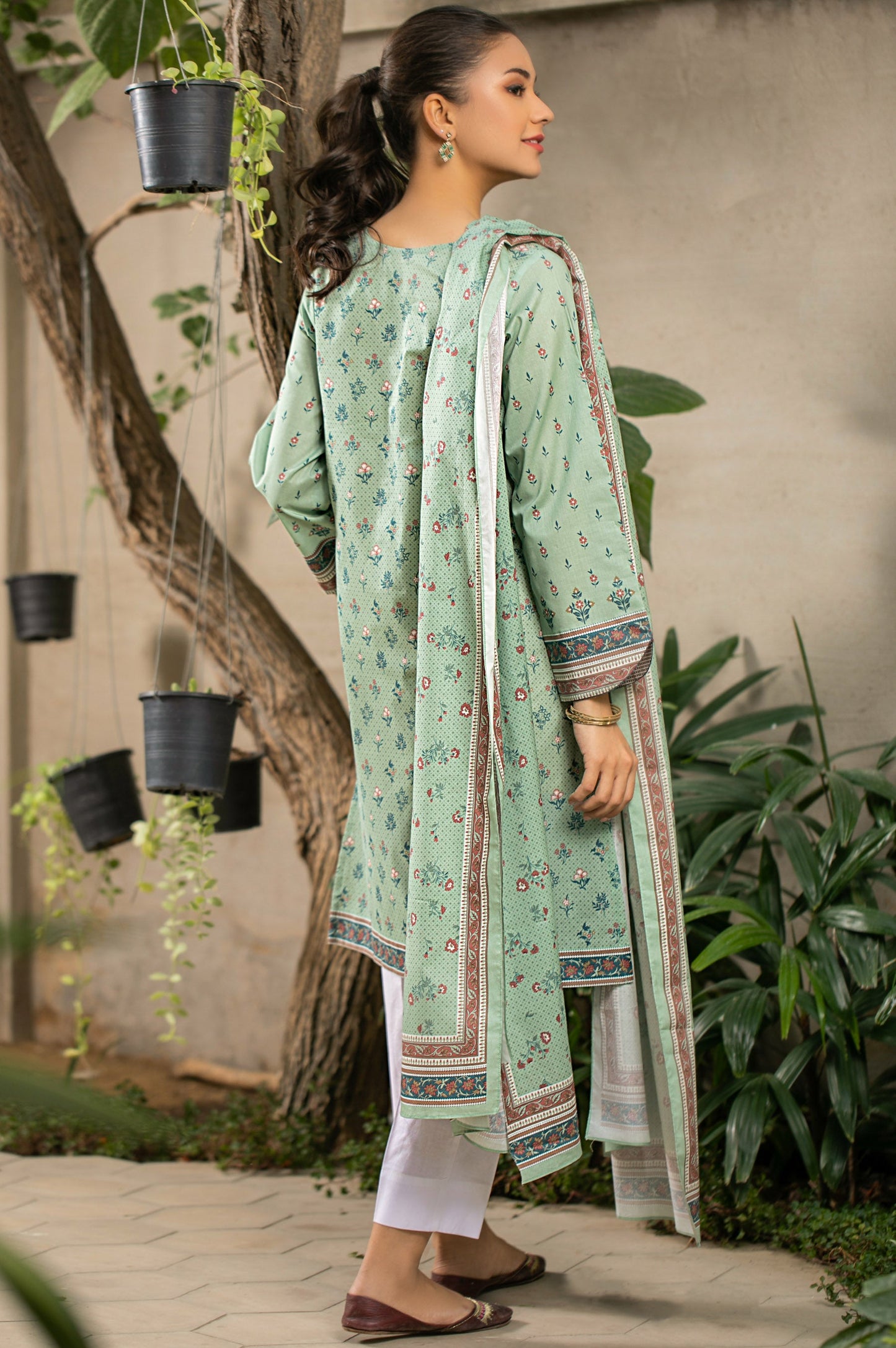 Stitched 2 Piece Printed Cambric Suit