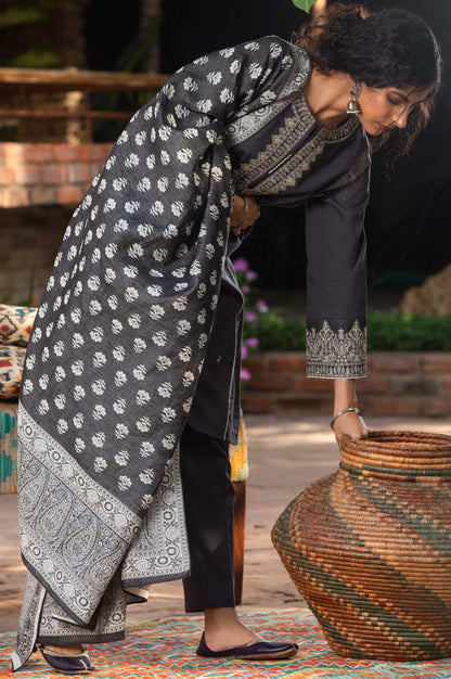 Stitched 3 Piece Embroidered Khaddar Suit