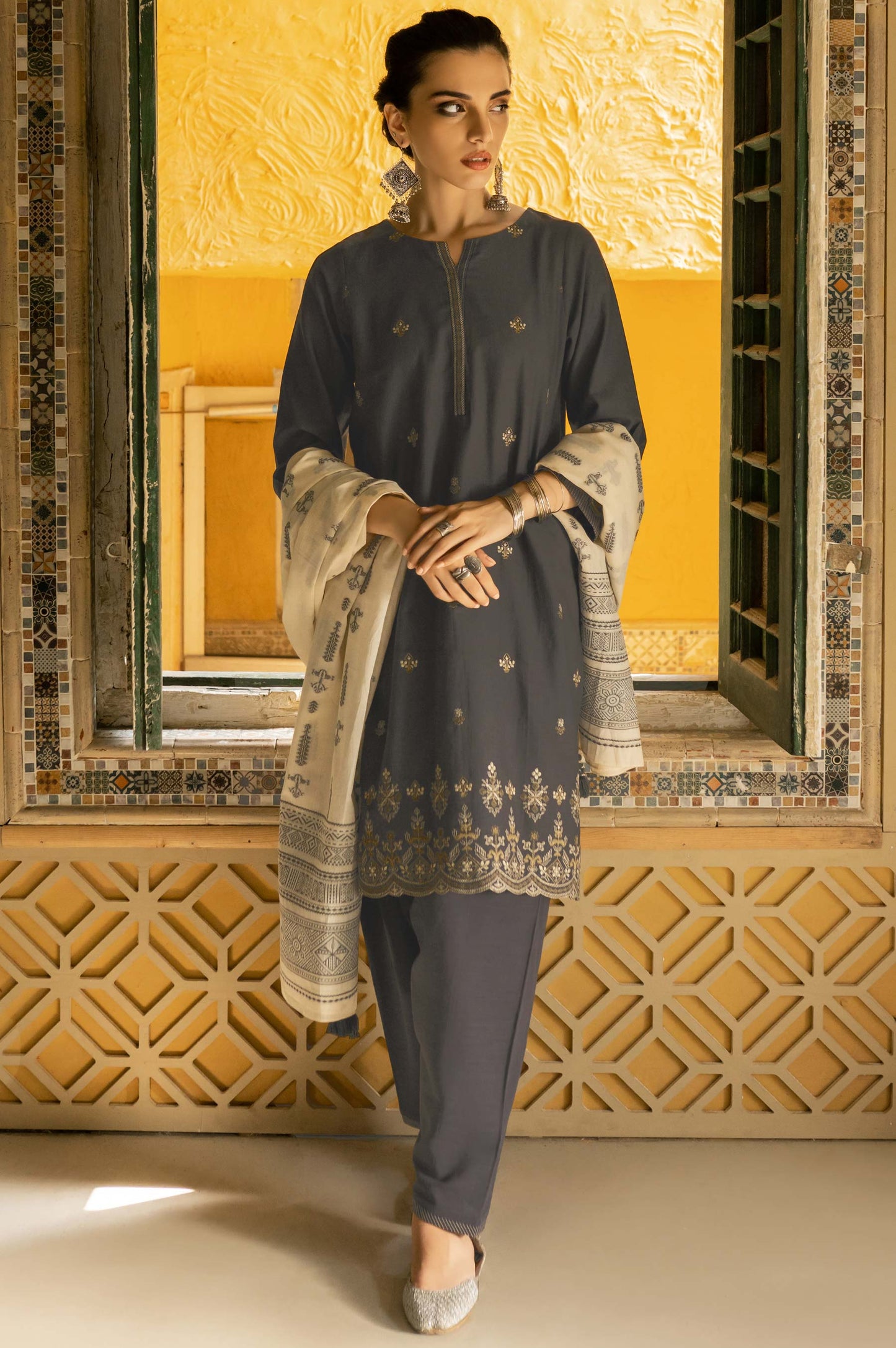 Stitched 3 Piece Embroidered Khaddar Suit