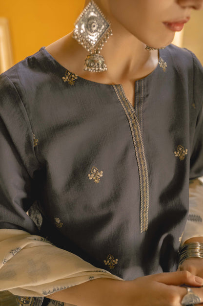 Stitched 3 Piece Embroidered Khaddar Suit