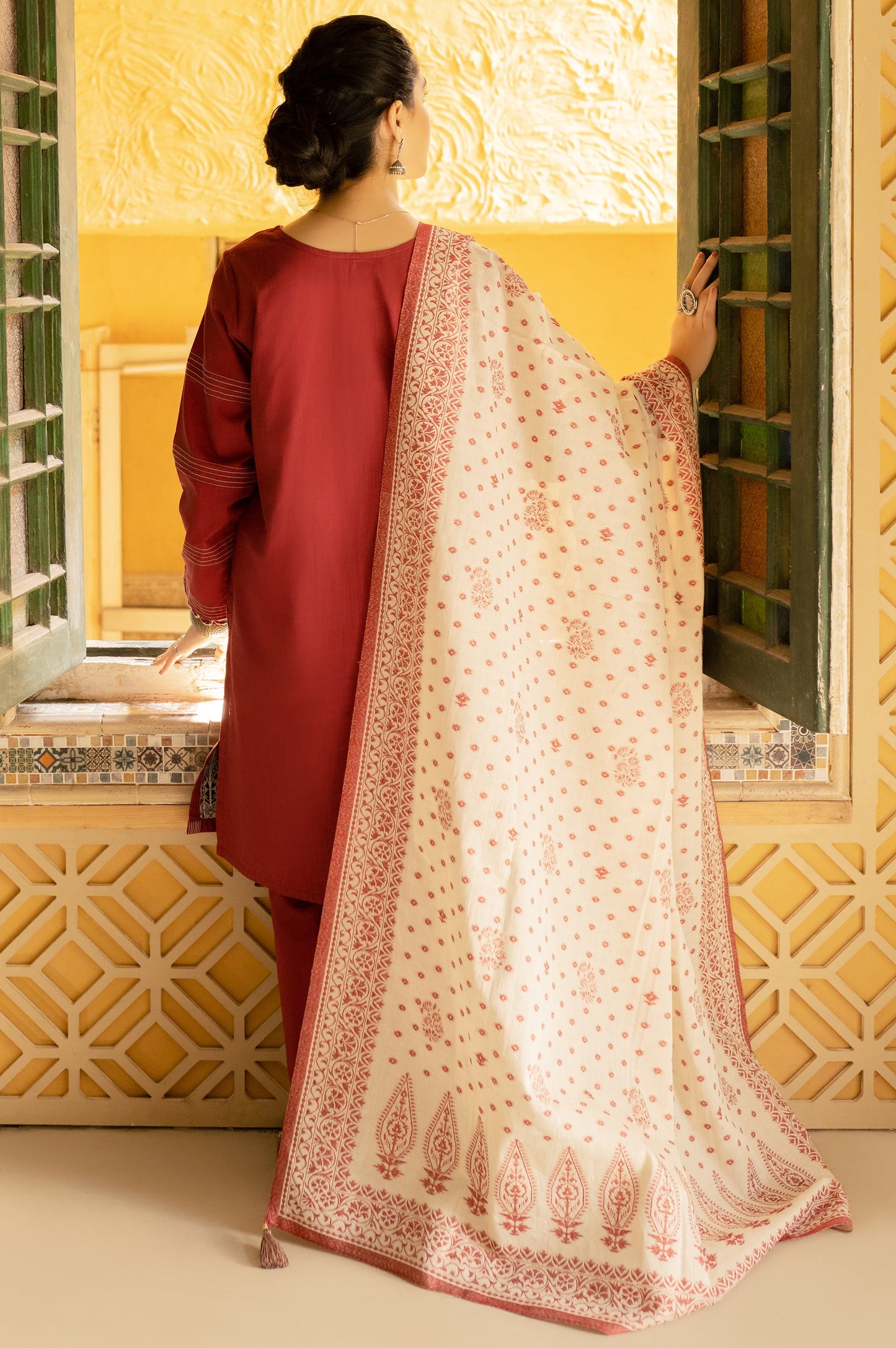 Stitched 3 Piece Embroidered Khaddar Suit