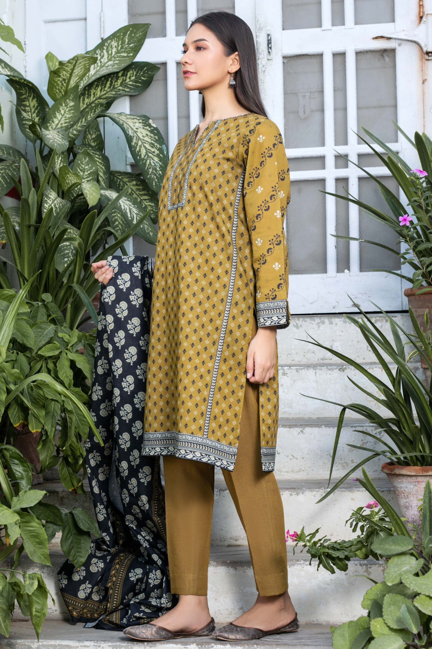 Stitched 3 Piece Printed Karandi Suit