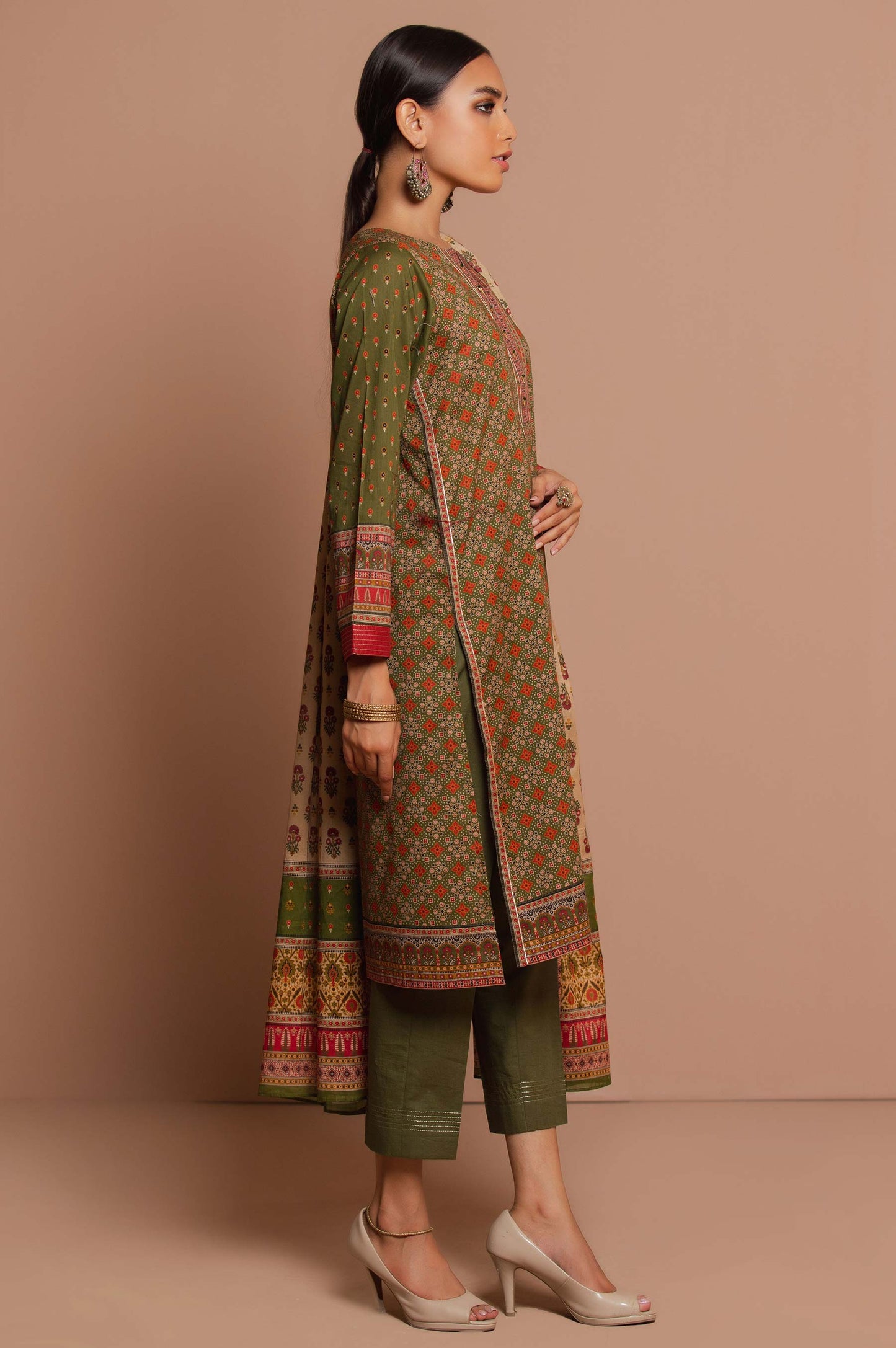 Stitched 3 Piece Printed Slub Lawn Suit