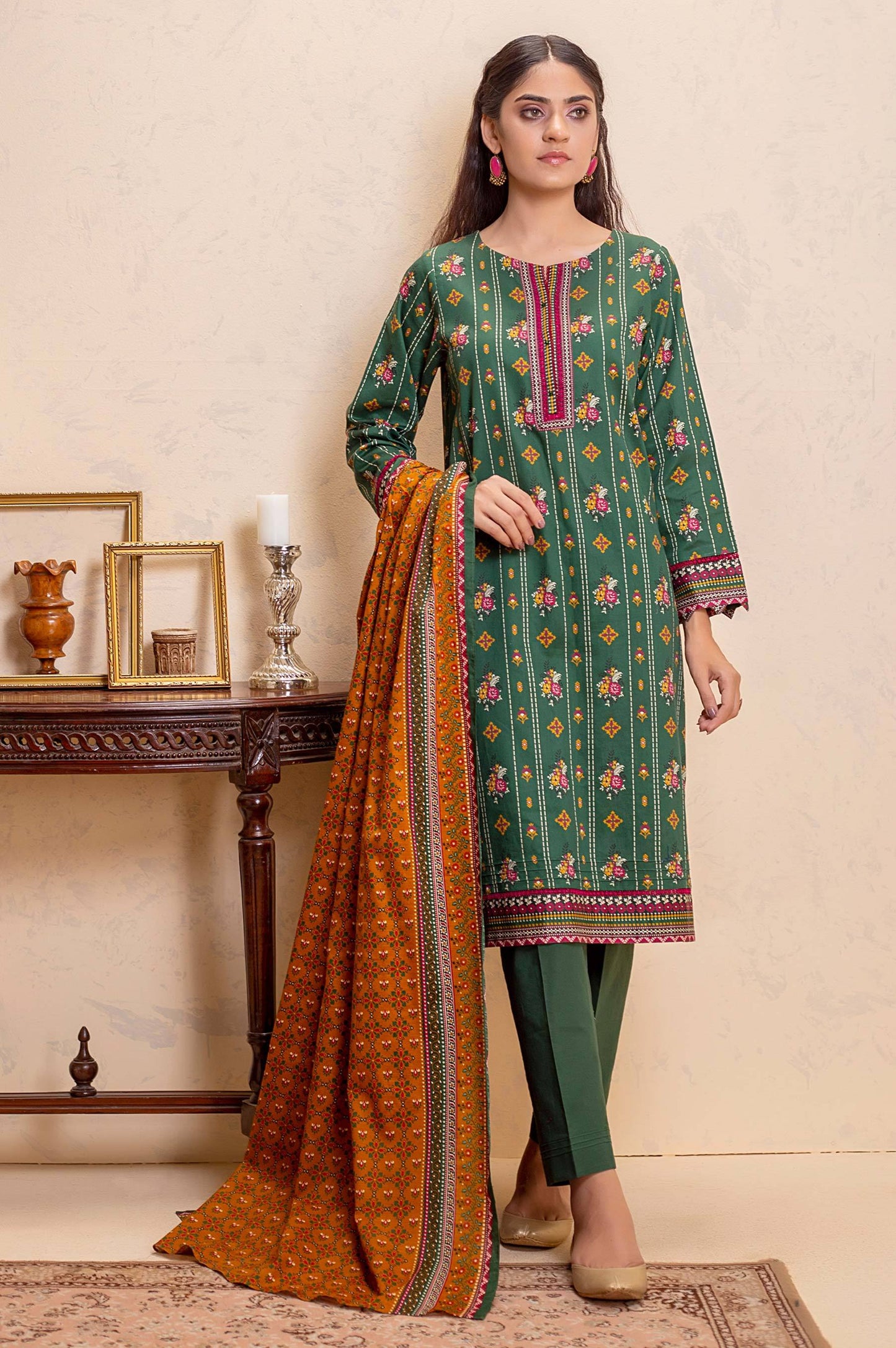 Stitched 3 Piece Printed Khaddar Suit