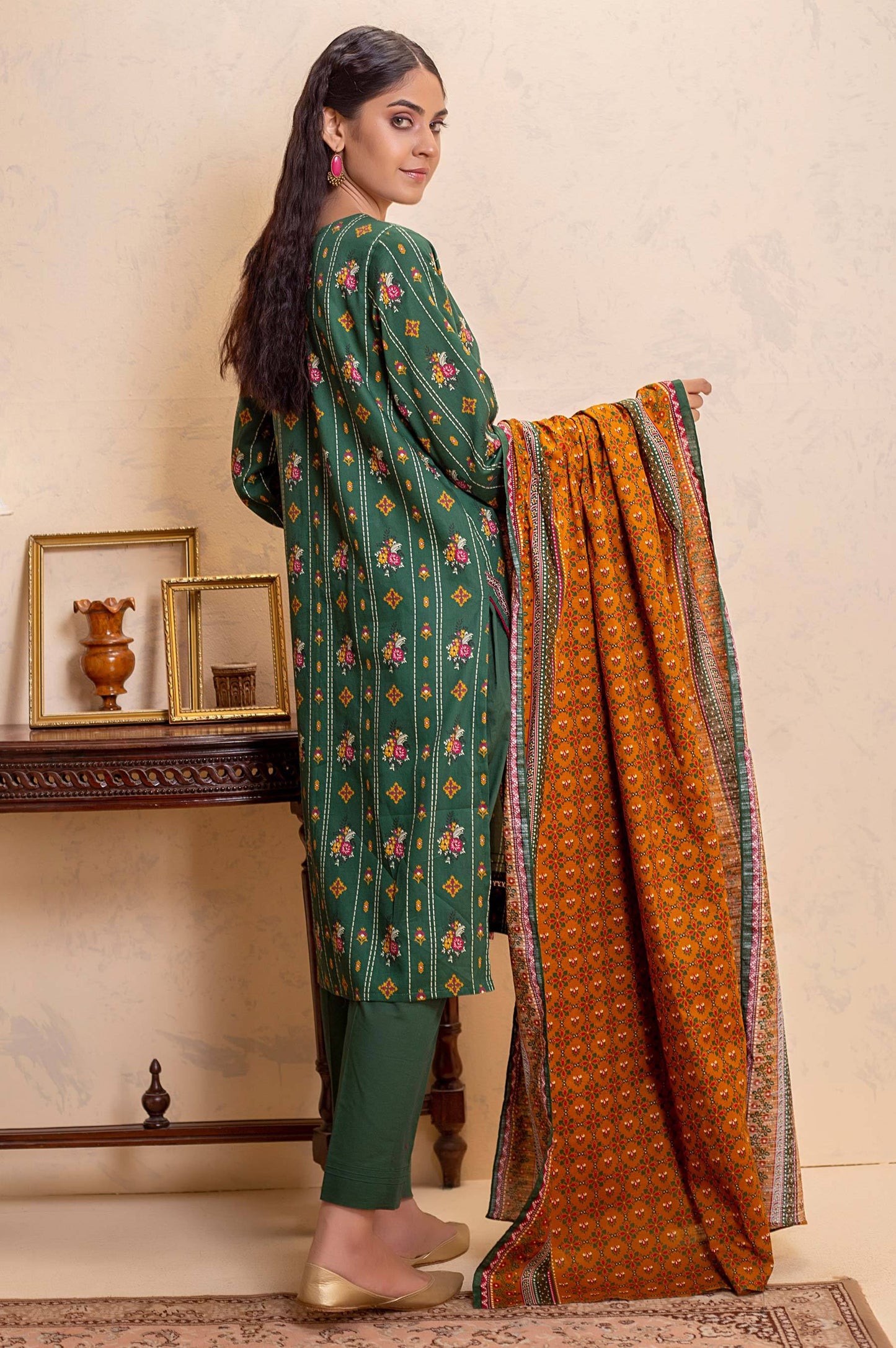 Stitched 3 Piece Printed Khaddar Suit