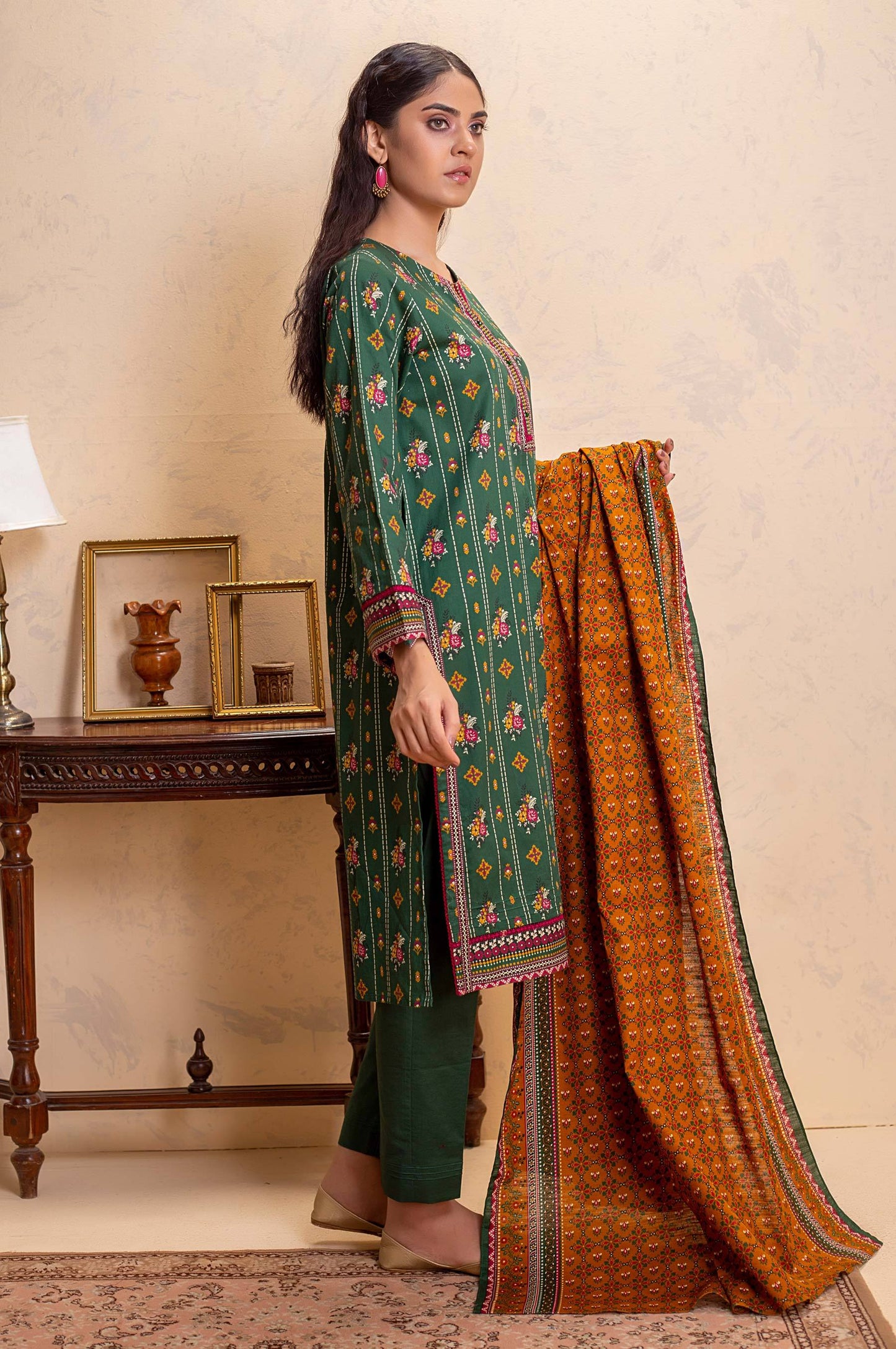 Stitched 3 Piece Printed Khaddar Suit