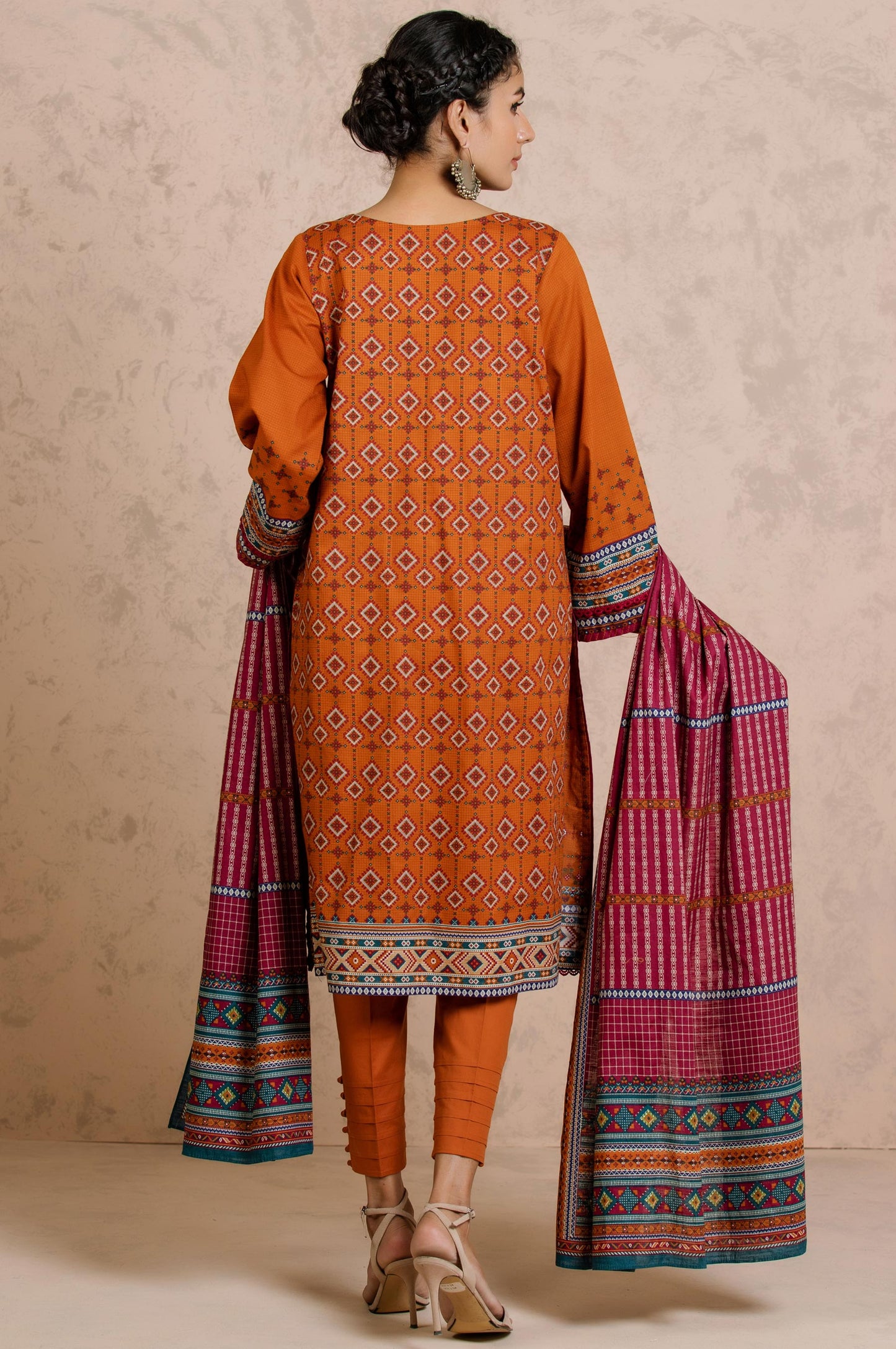 Stitched 3 Piece Printed Khaddar Suit