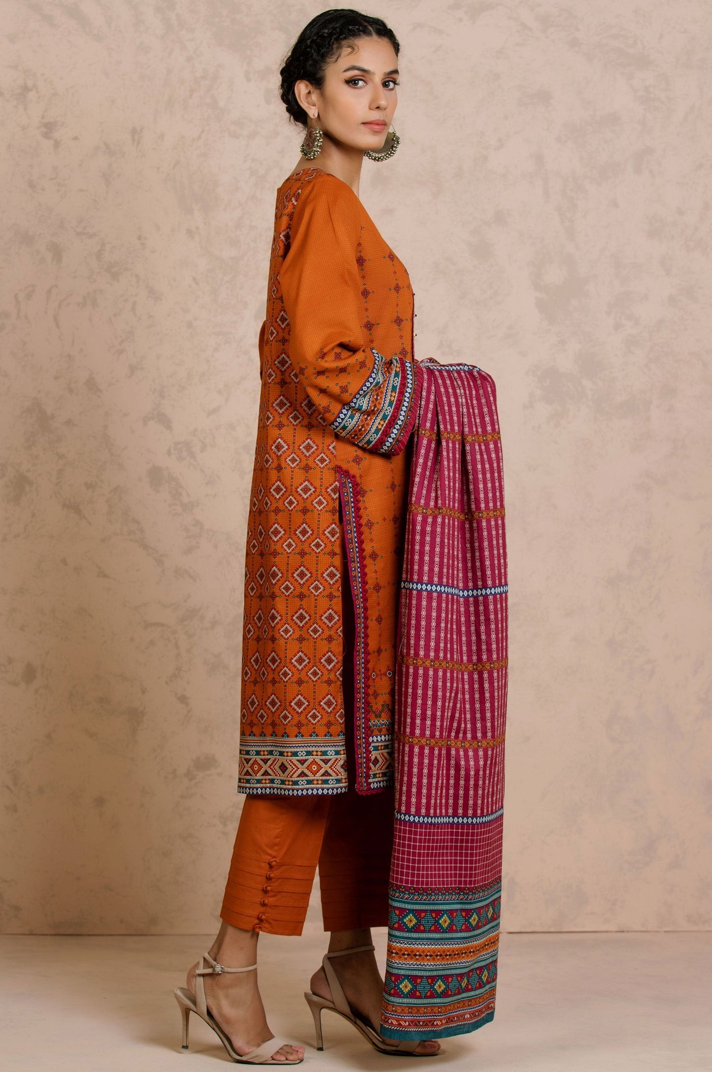 Stitched 3 Piece Printed Khaddar Suit