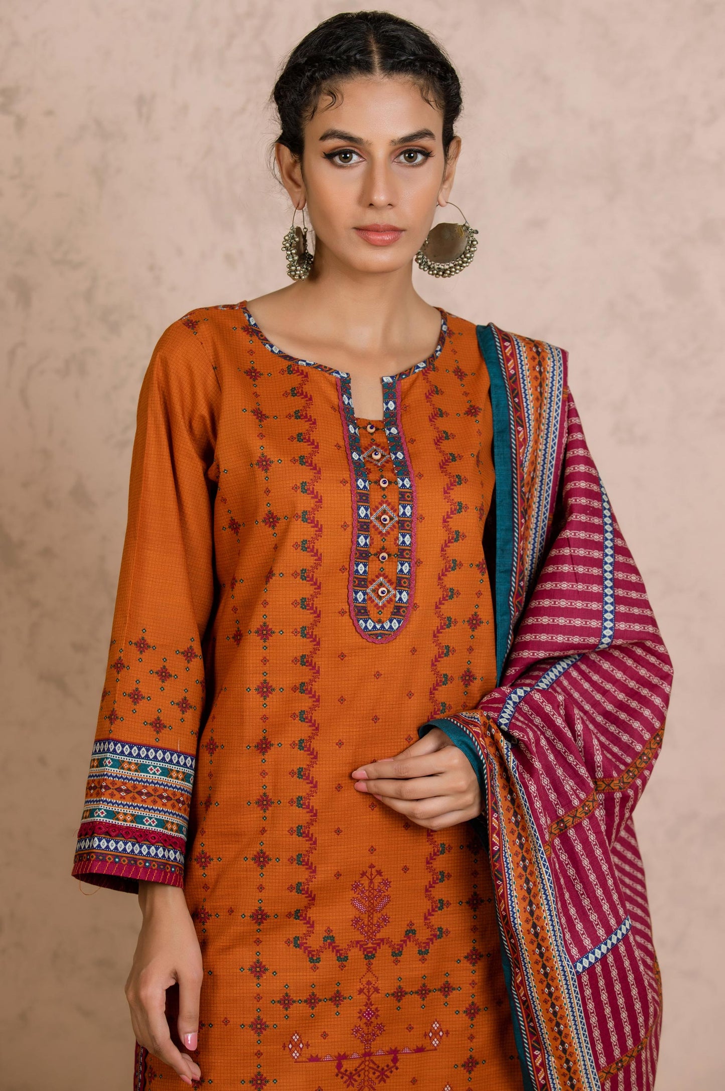 Stitched 3 Piece Printed Khaddar Suit