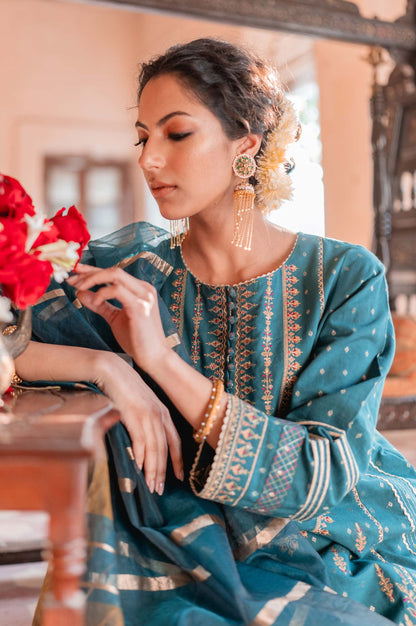 Stitched 3 Piece Maysuri Jacquard with Shaded Organza Suit