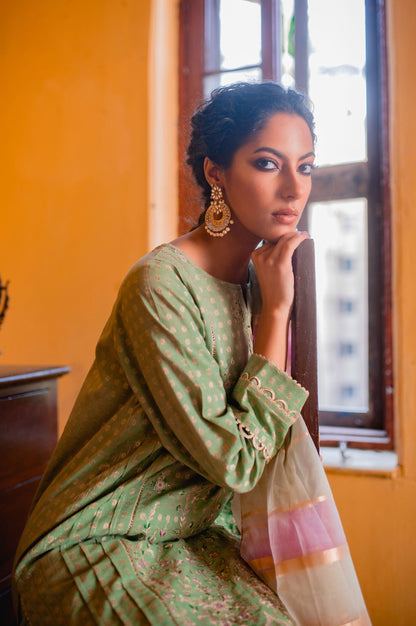 Stitched 3 Piece Maysuri Jacquard with Shaded Organza Suit