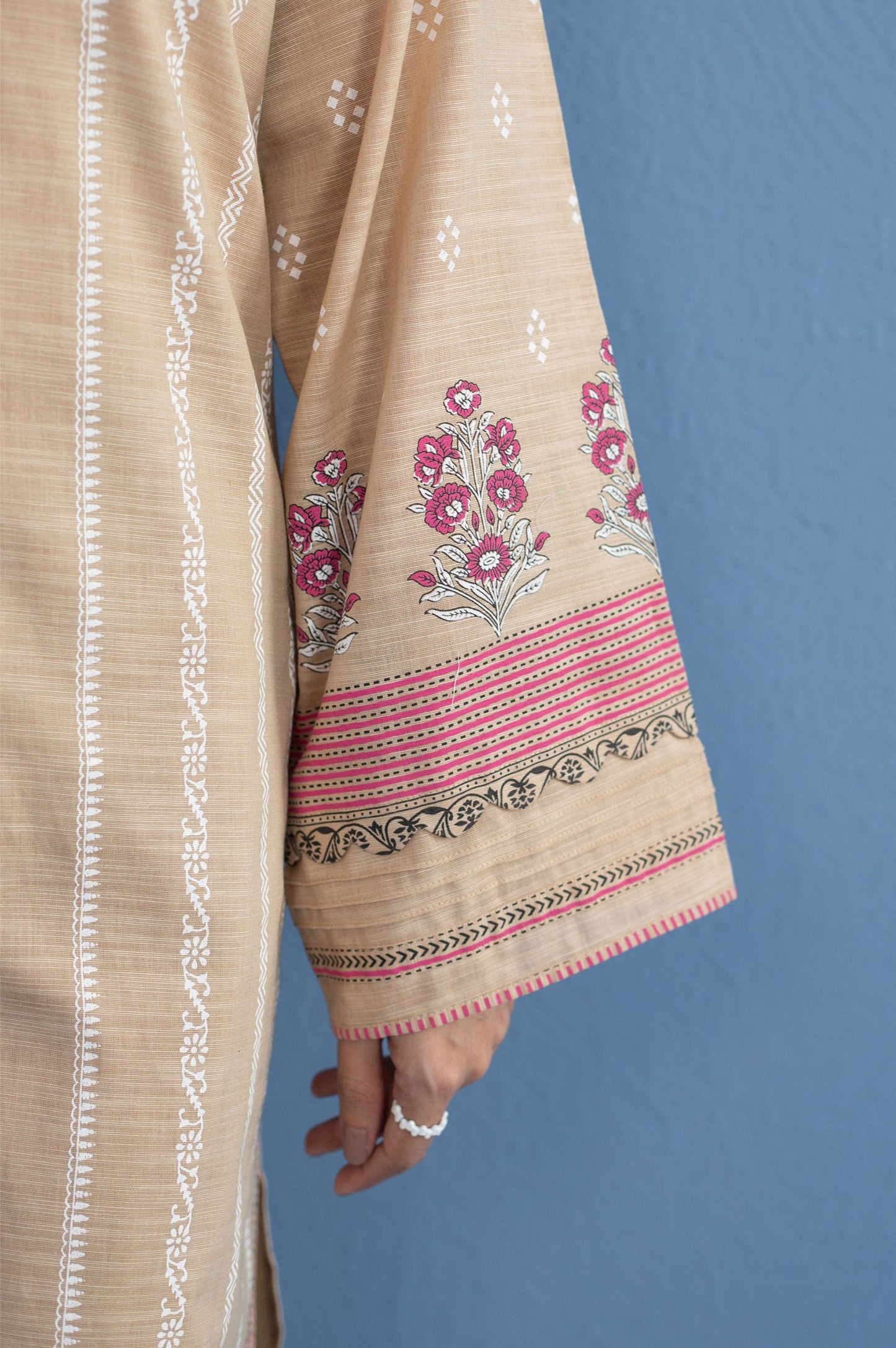 Stitched 3 Piece Paste Printed Khaddar Suit