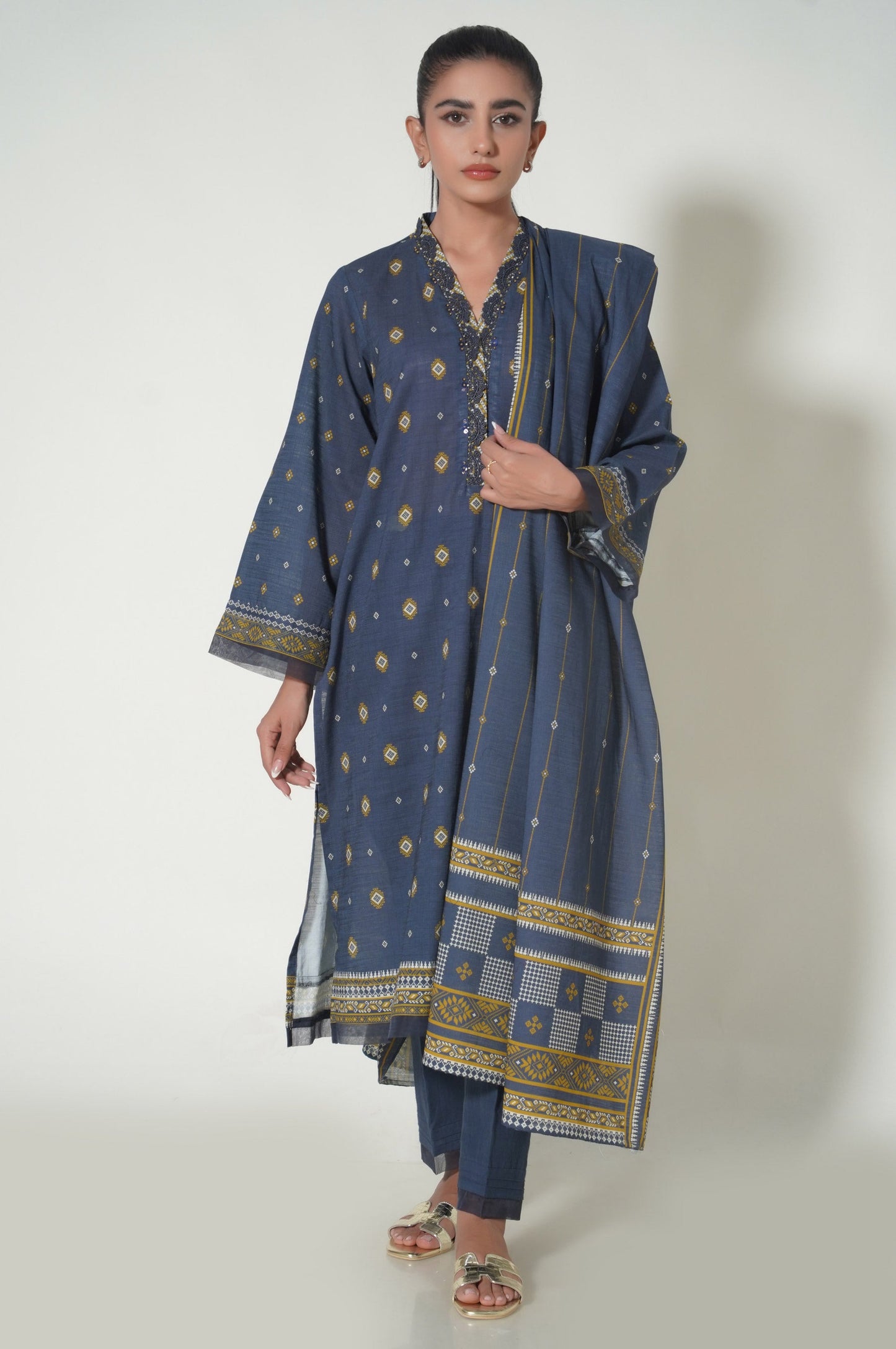 Stitched 3 Piece Printed Khaddar Suit
