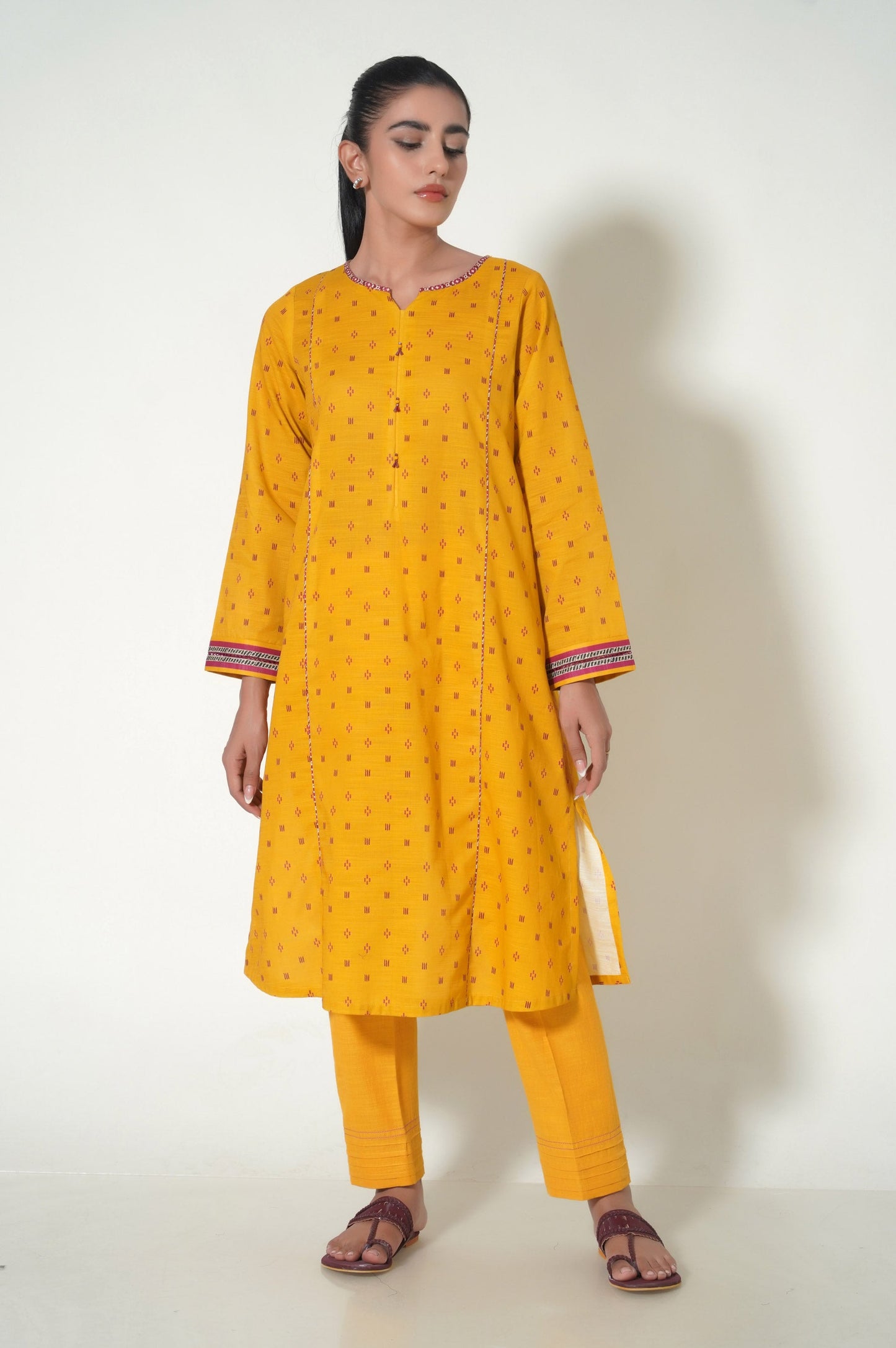 Stitched 3 Piece Printed Khaddar Suit