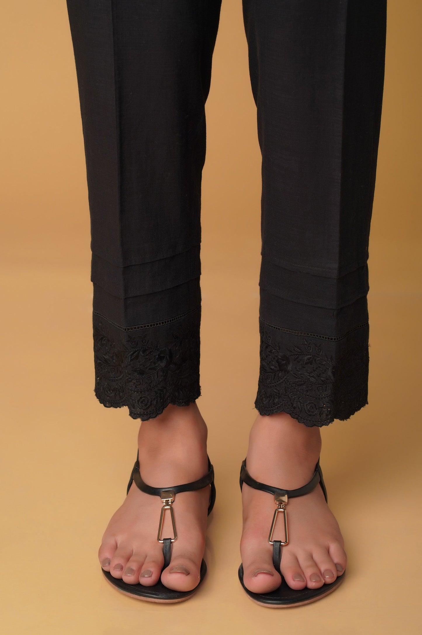 Embroidered Cotton Slub Cigarette Pants - Black