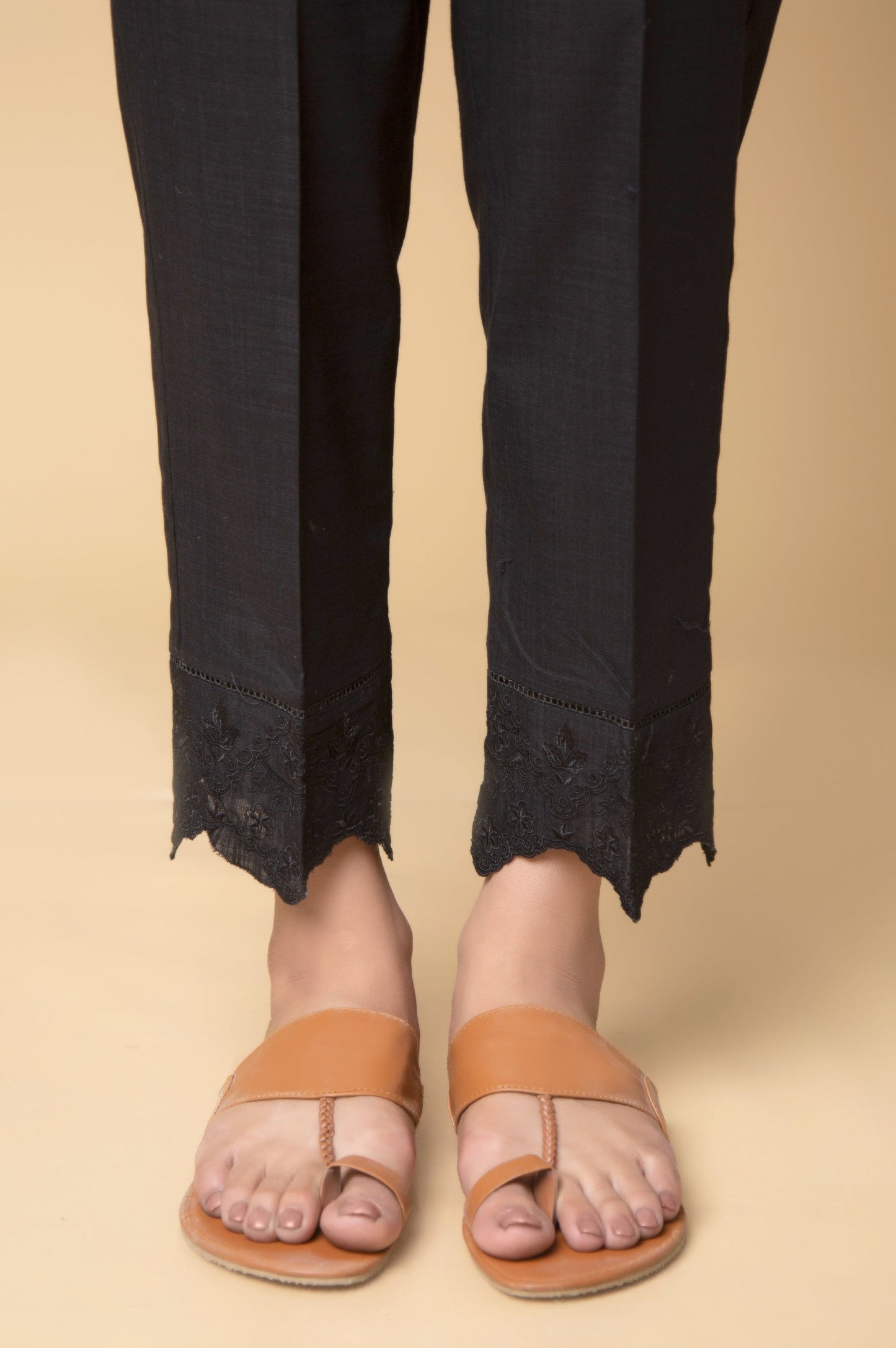 Embroidered Cotton Slub Cigarette Pants - Black