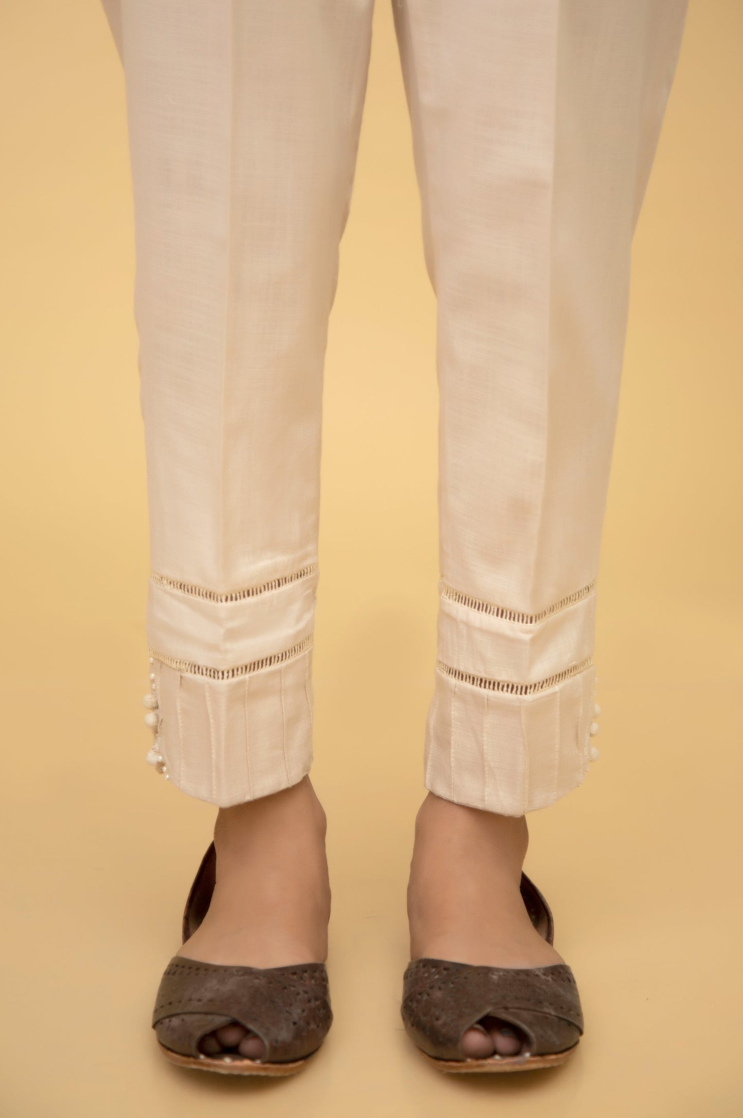 Stylized Cambric Slub Cigarette pant - Beige
