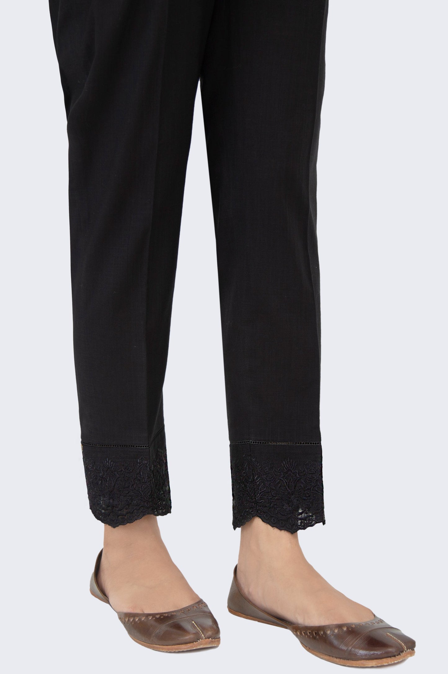 Embroidered Slub Cigarette Pants - Black