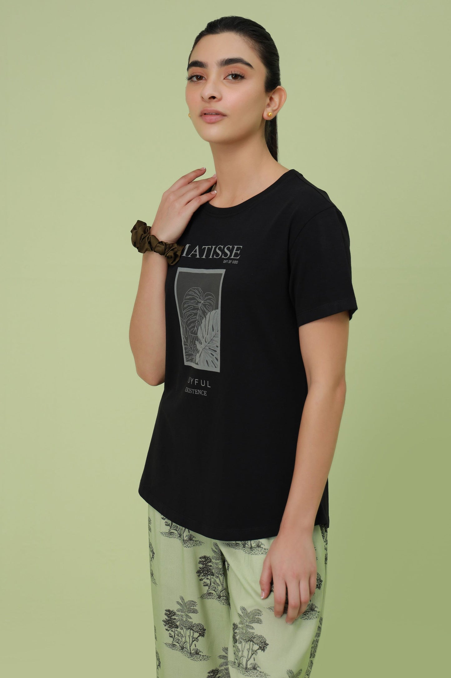 Crew Neck Half Sleeves Tee - Black