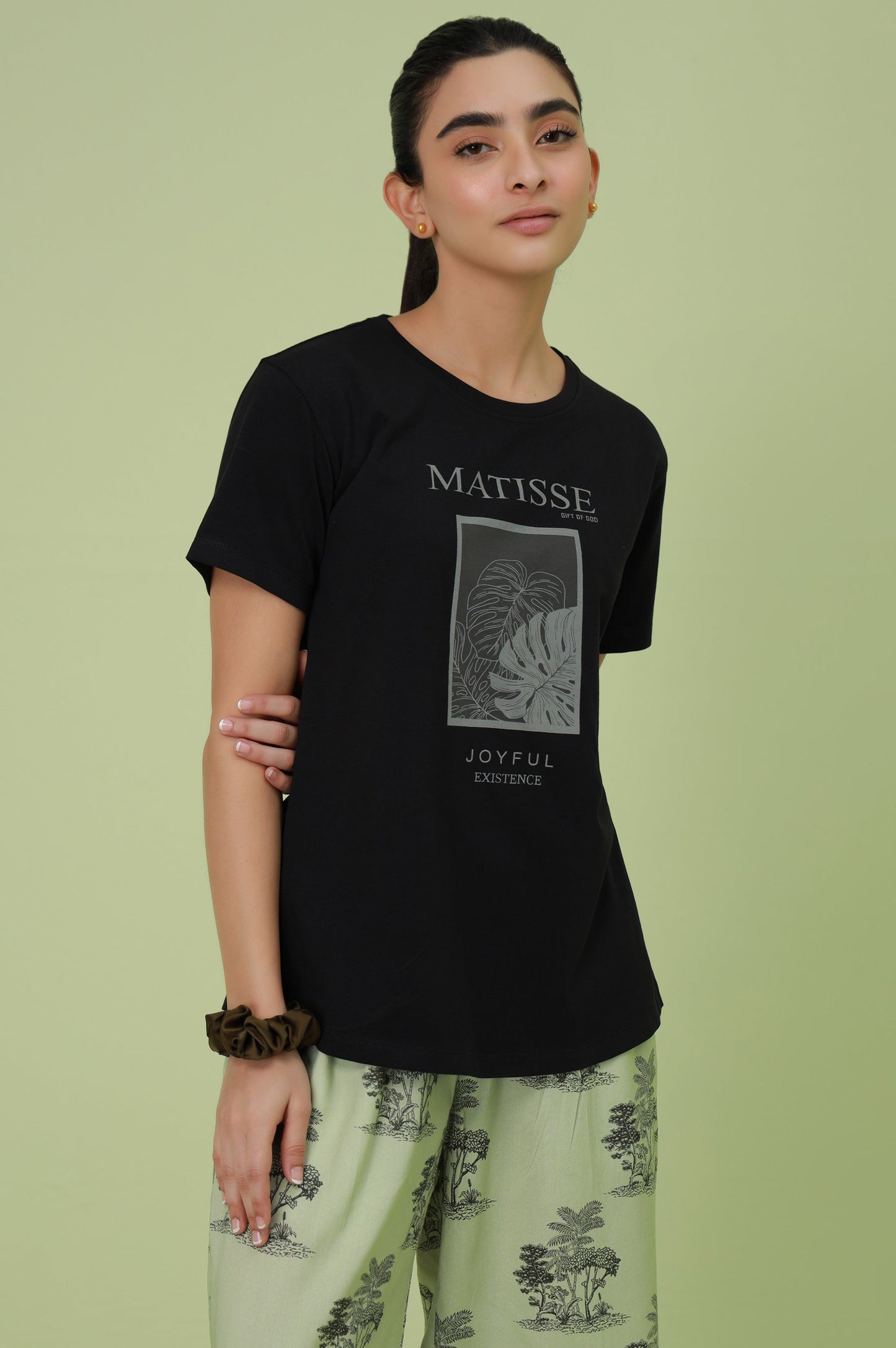 Crew Neck Half Sleeves Tee - Black