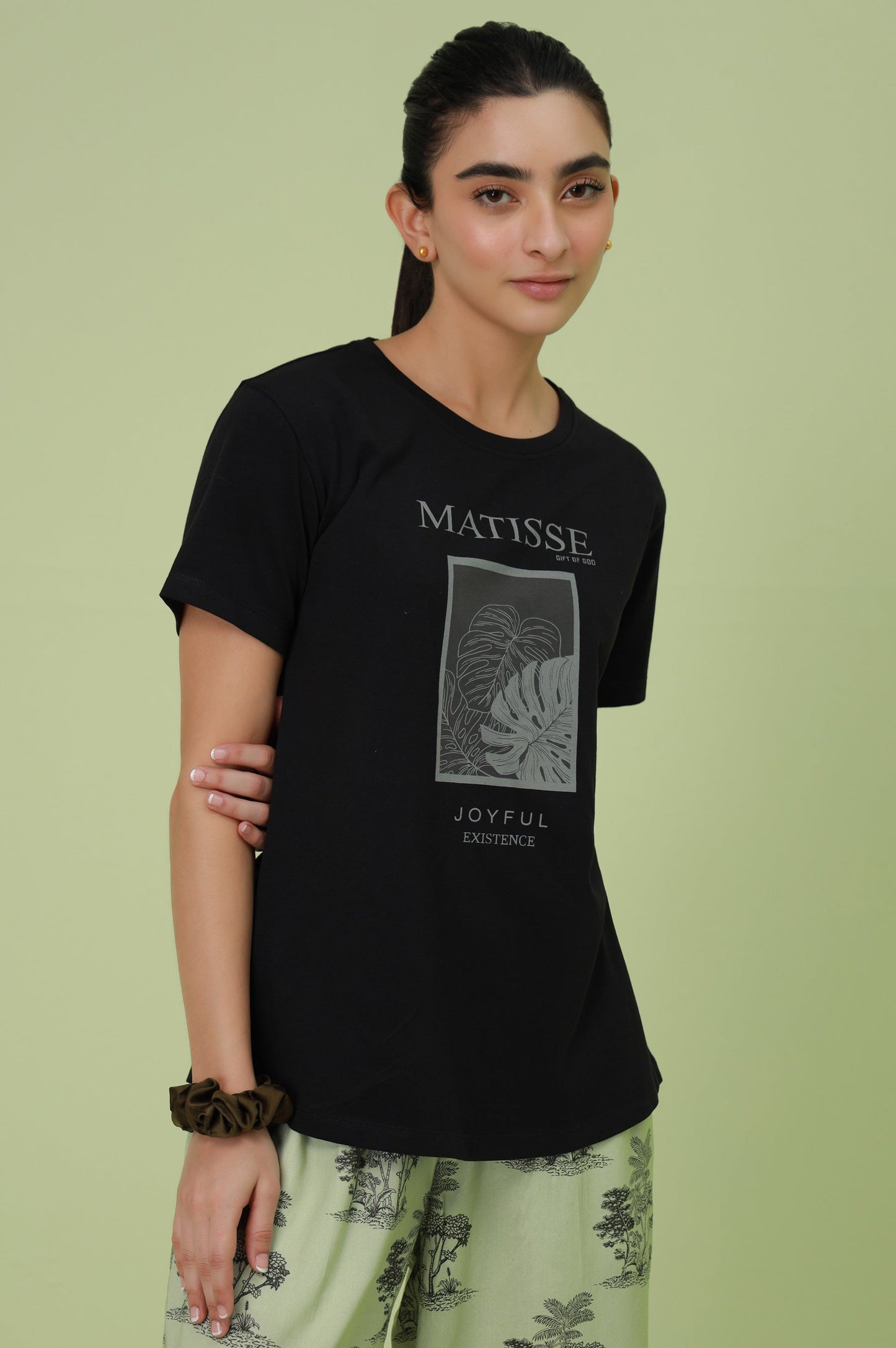 Crew Neck Half Sleeves Tee - Black