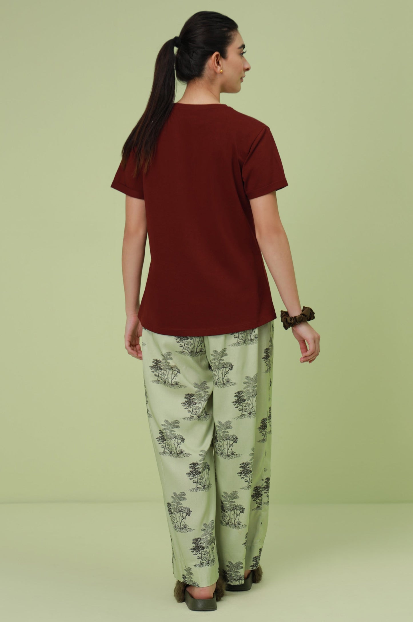 Crew Neck Half Sleeves Tee - Burgundy