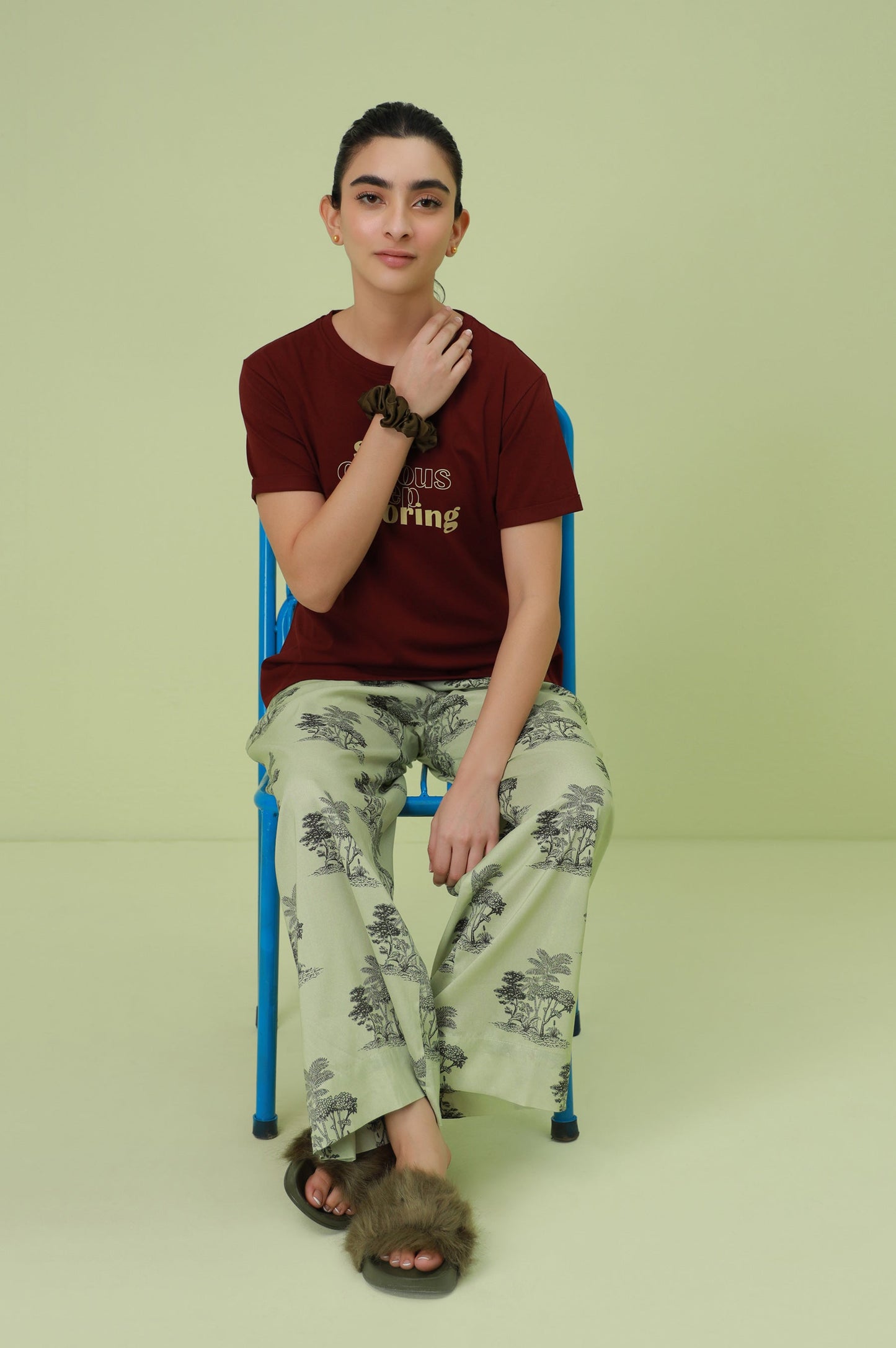 Crew Neck Half Sleeves Tee - Burgundy